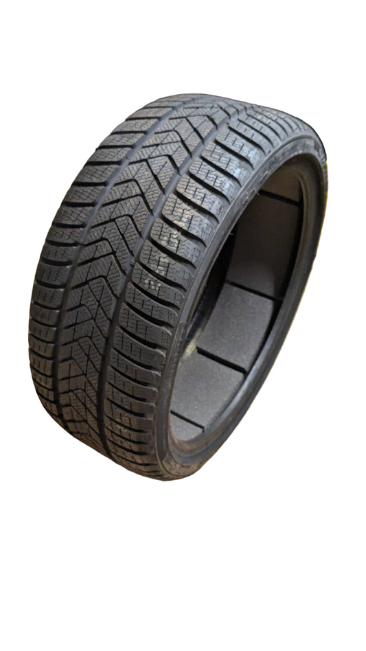 PIRELLI WINTER SOTTOZERO 3 TESLA FOAM BSW P 235 35 20 92W XL 4248500