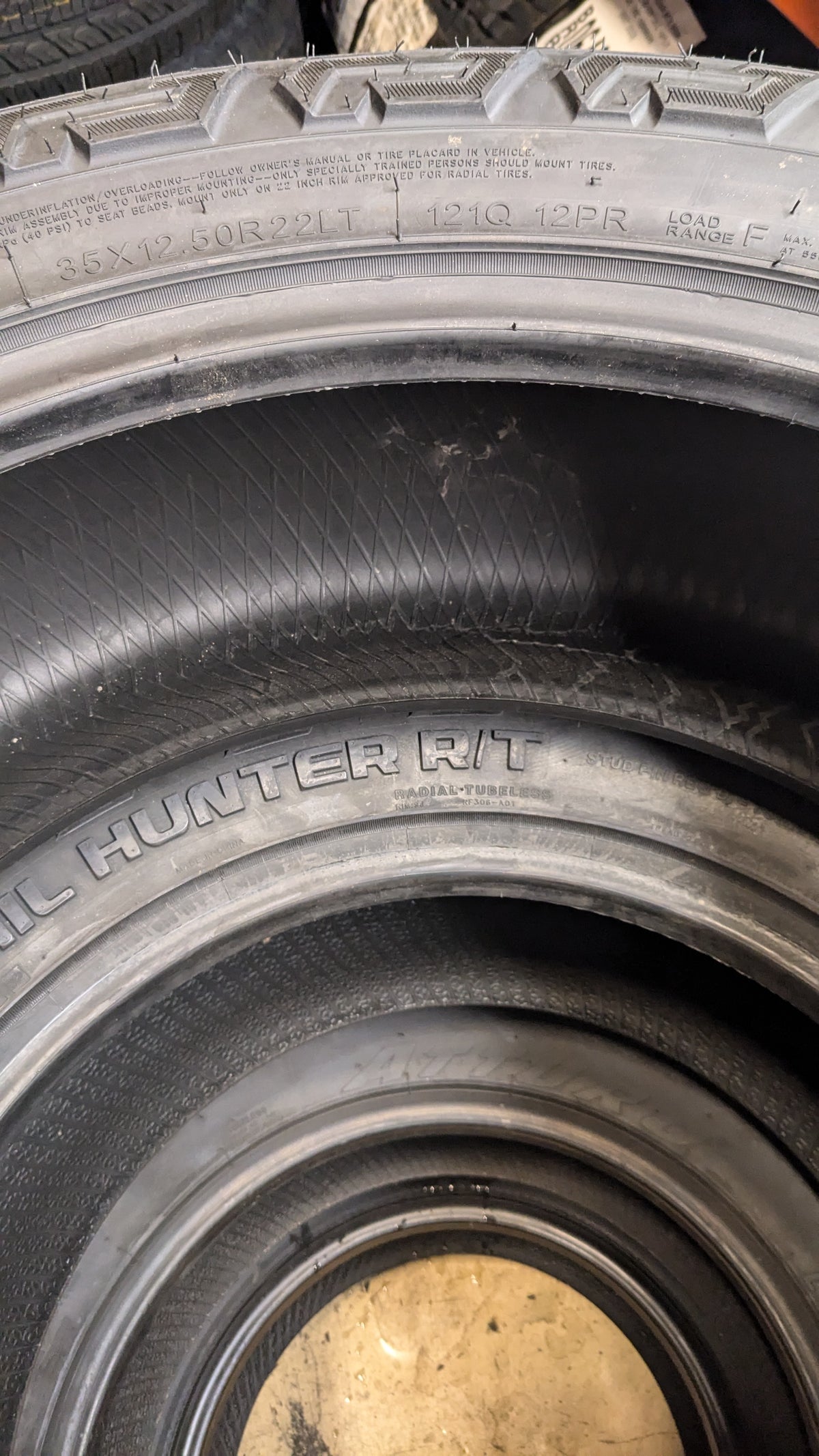 FURY COUNTRY HUNTER R/T BSW LT 35 12.5 22 121Q 12PLY TIRE RTF35125022A