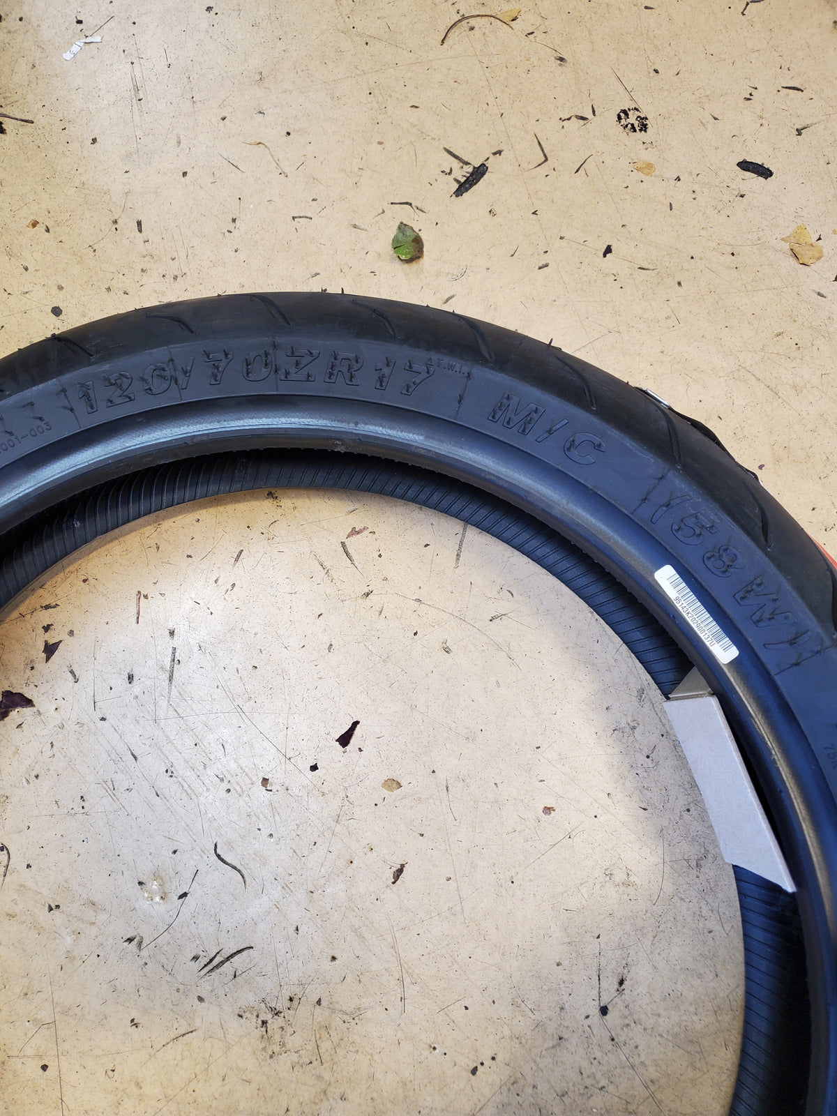 KENDA KM1 ST ROAD BSW  120 70 17 58W FRONT MOTORCYCLE TIRE 143K2060