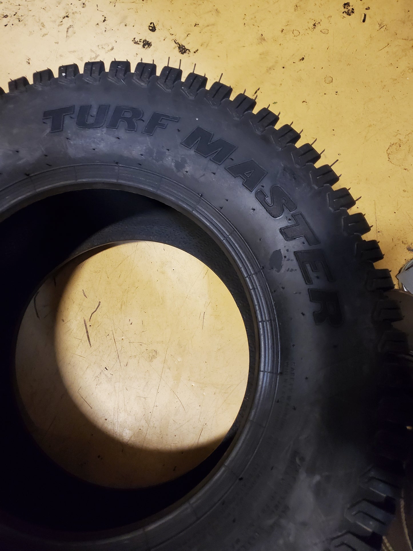 CARLSTAR TURF MASTER 92A3 BSW 23 10.5 12 4PLY LAWN TIRE 5114081