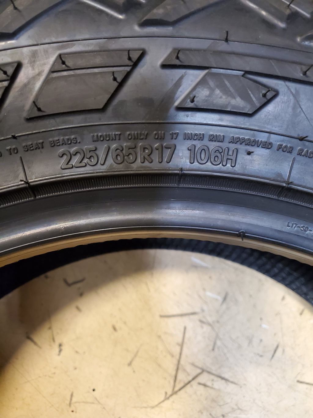 NITTO NOMAD GRAPPLER BSW P 225 65 17 106H ALL TERRAIN TIRE 212100