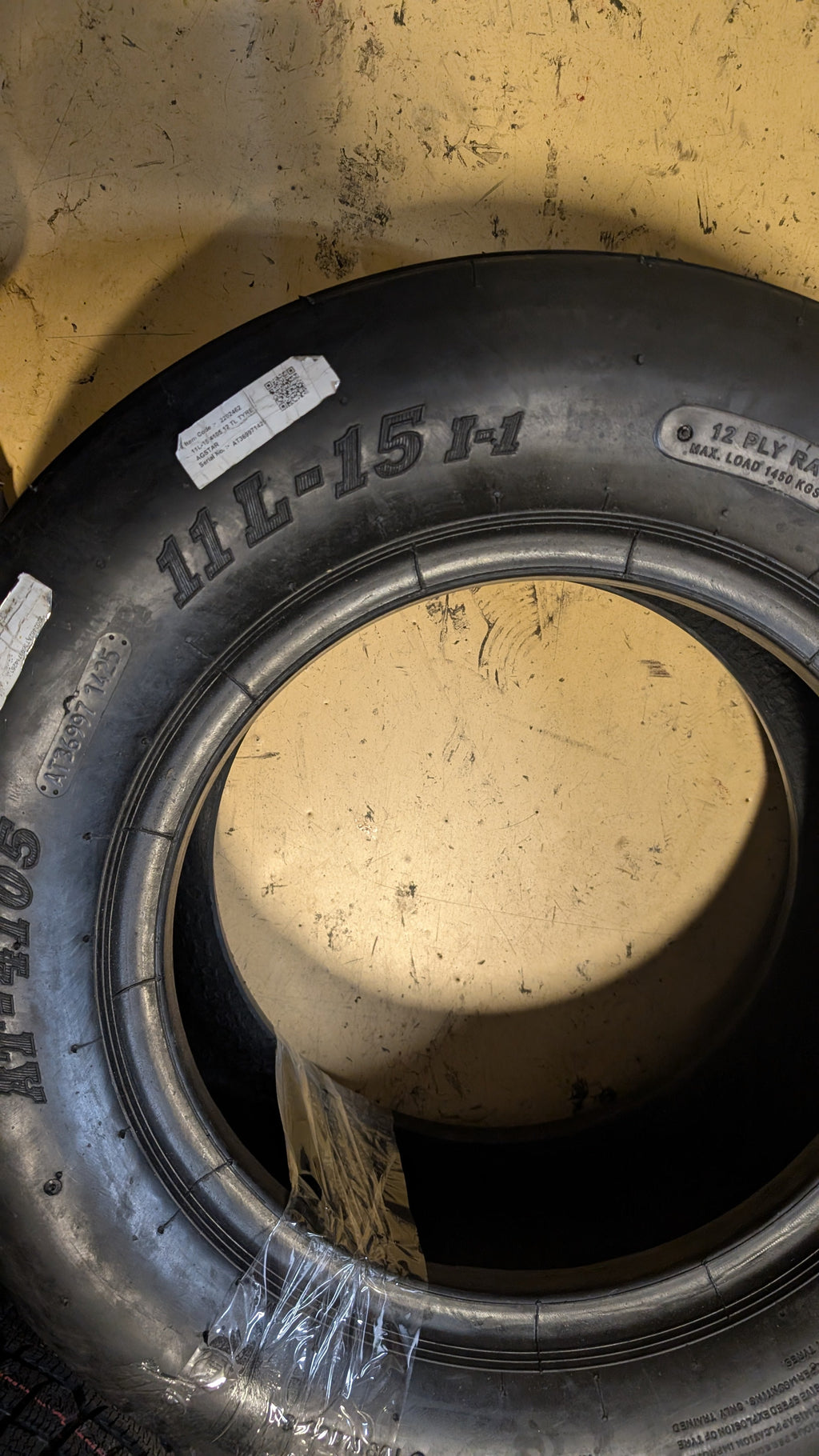 AGSTAR AT 4105 BSW  11L 15 121B 12PLY FARM TIRE 104118625