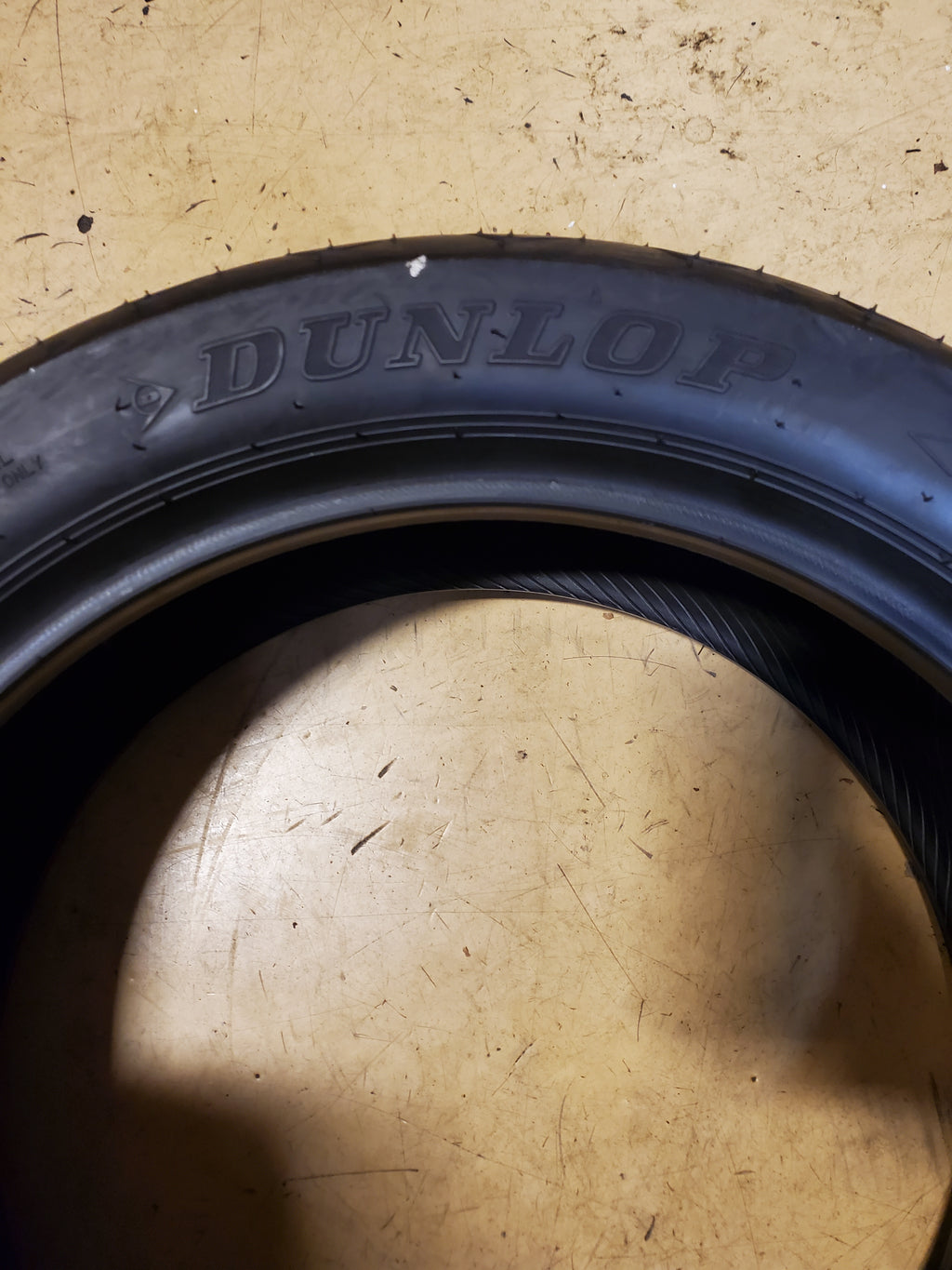 DUNLOP SPORTMAX D423 BSW 200 55 16 77H REAR MOTORCYCLE TIRE 45232107