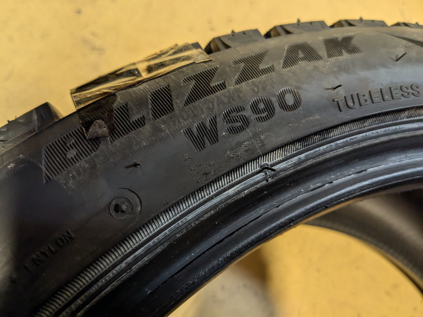 BRIDGESTONE BLIZZAK WS90 BSW P 245 40 18 97H XL WINTER TIRE 001116