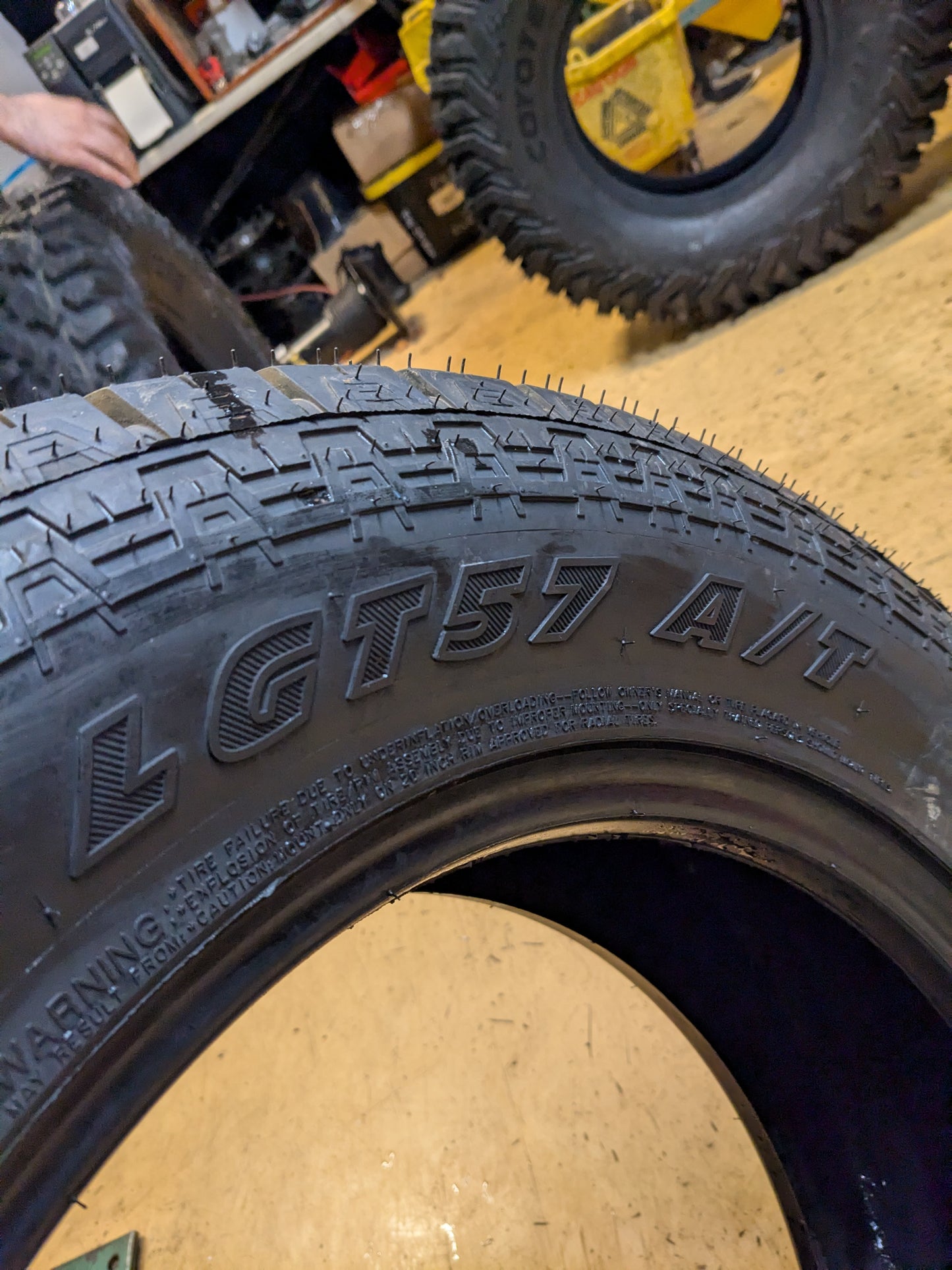 LANDGOLDEN LGT57 A/T BSW LT 265 60 20 121/118S LRE 10 PLY ALL TERRAIN TIRE 119508
