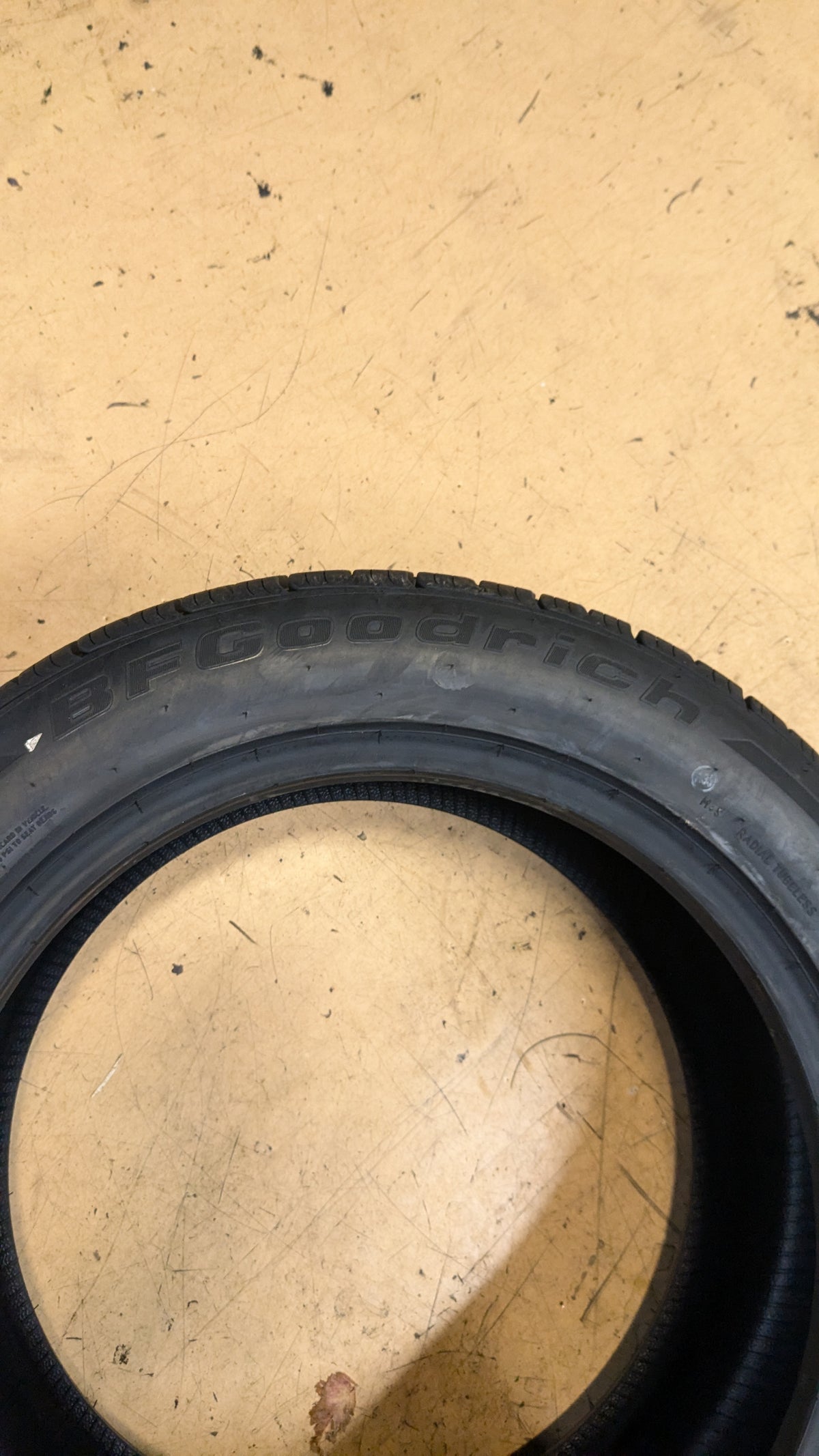 4 BFGOODRICH ADVANTAGE CONTROL BSW P 235 50 17 96H HIGHWAY TIRE 02006