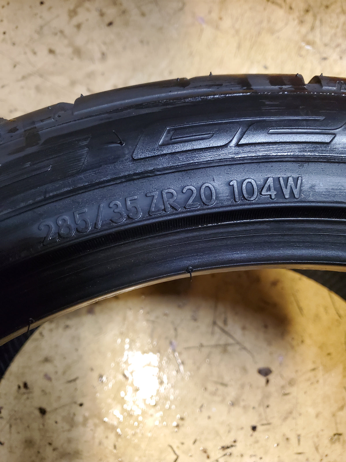 2 NITTO NT555 G2 BSW P 285 35 20 104W XL UHP TIRE 211440