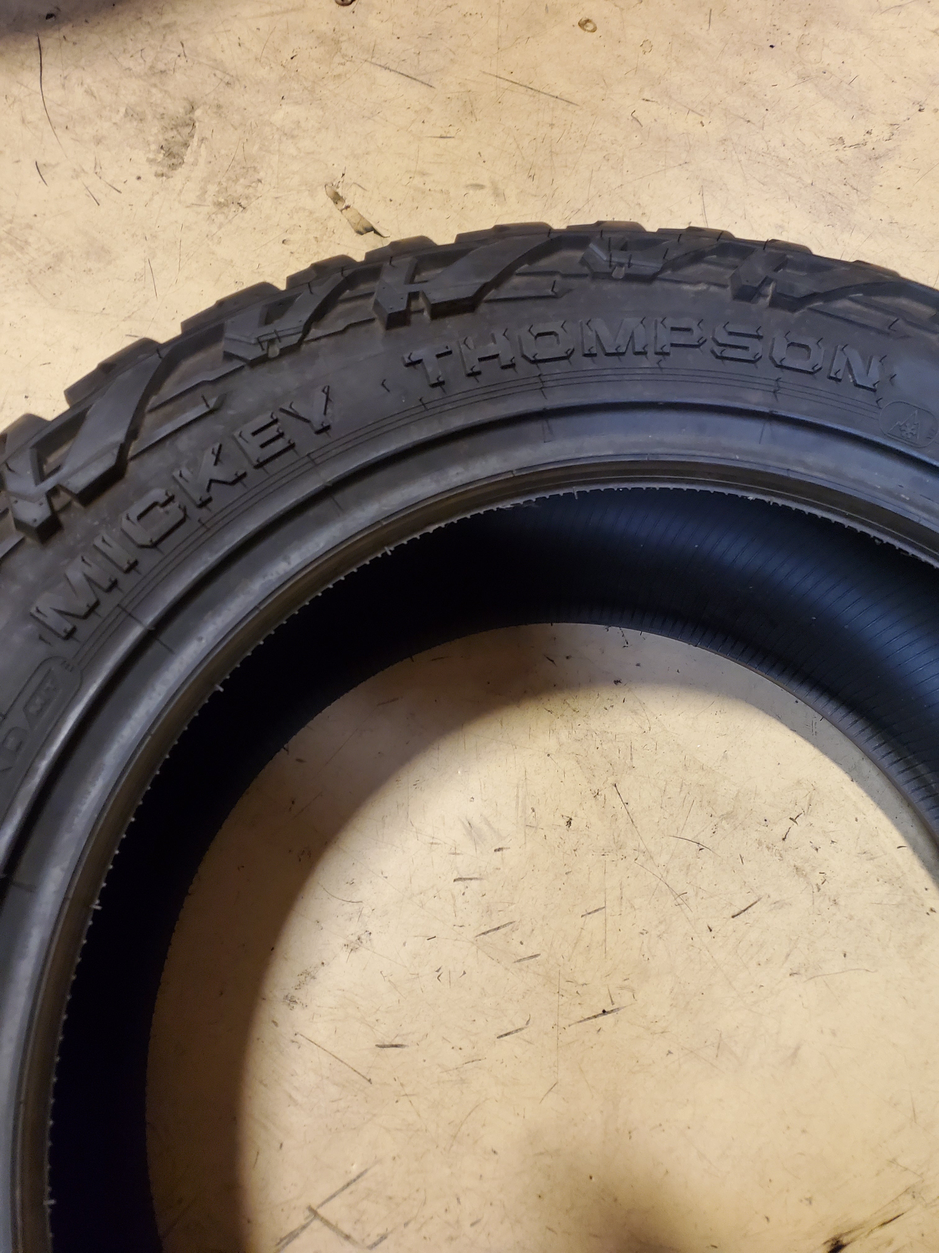 (KSL ONLY) 4 MICKEY THOMPSON BAJA BOSS A/T LT 35 12.5 22 121Q 12PLY ALL TERRAIN TIRE 331037001