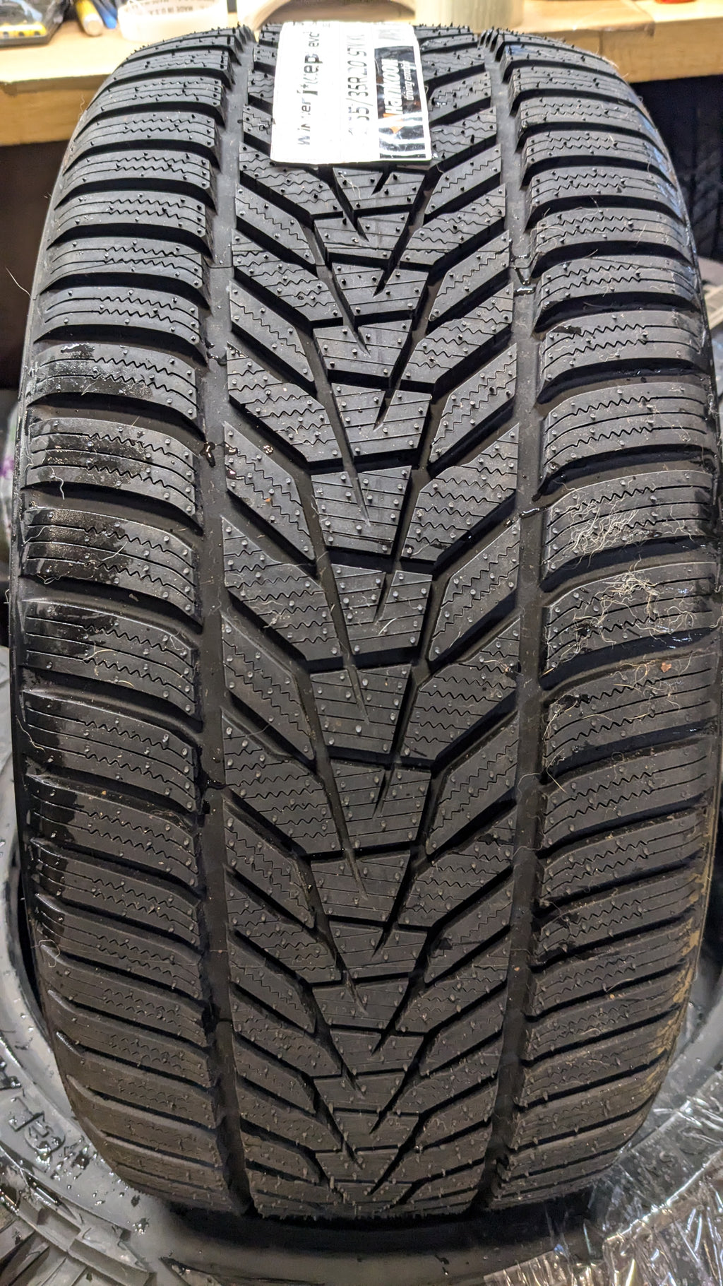 HANKOOK I CEPT EVO 3 BSW P 255 35 20 97W XL WINTER TIRE 1026338
