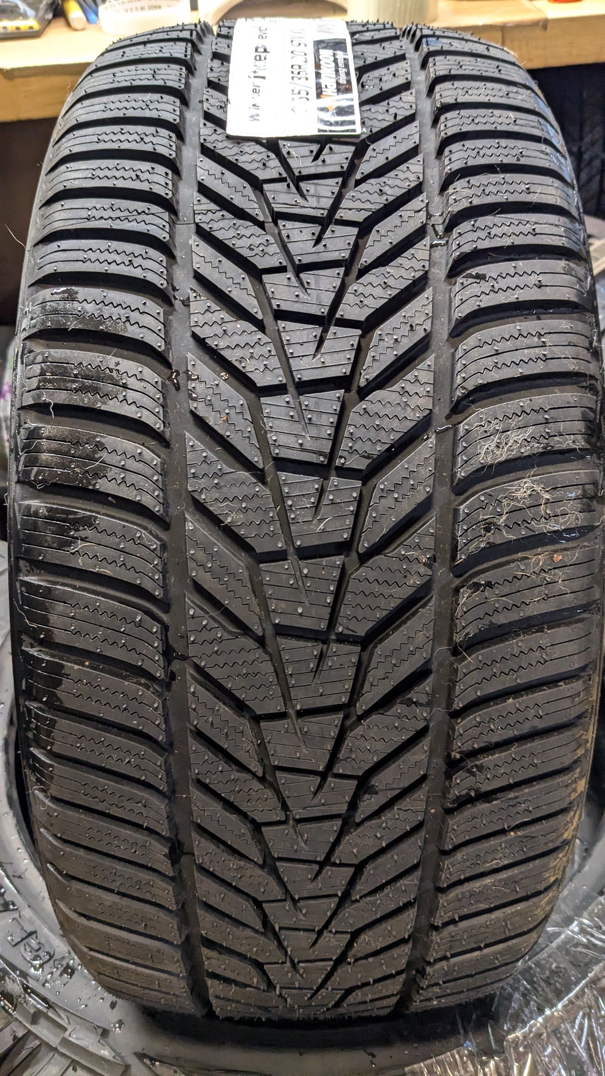 HANKOOK I CEPT EVO 3 BSW P 255 35 20 97W XL WINTER TIRE 1026338
