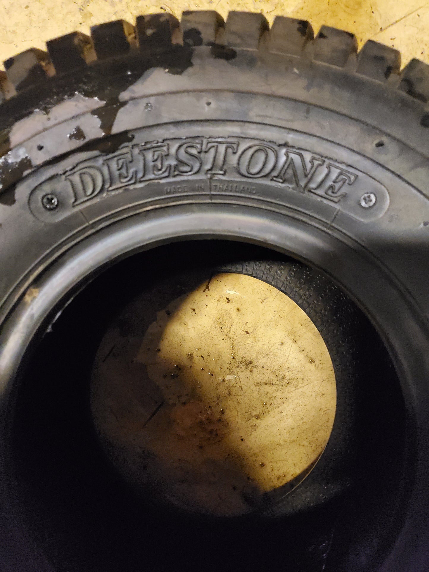 DEESTONE D265 BSW 18 9.5 8 4PLY LAWN TIRE DS7040
