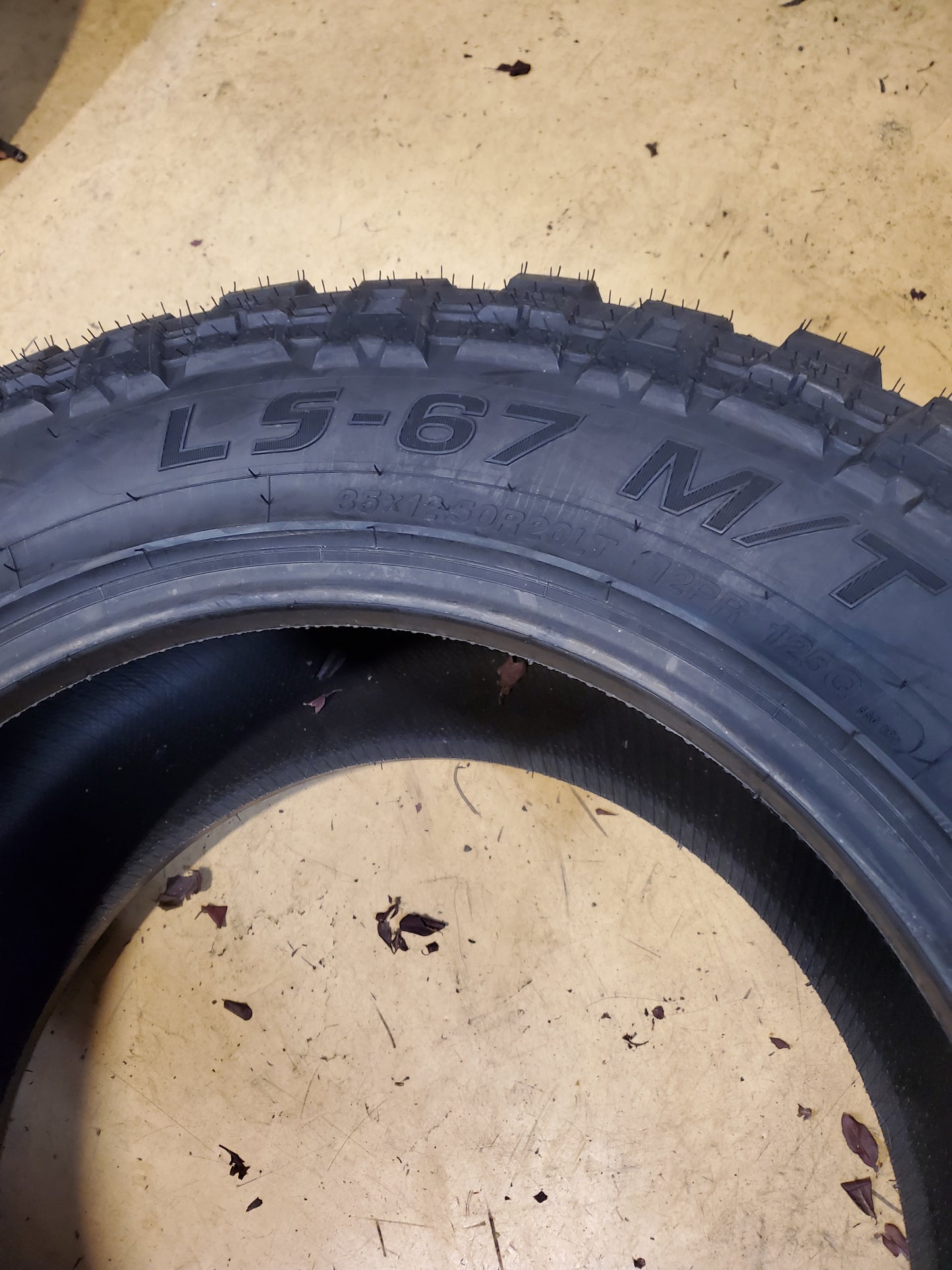 LANCASTER LS-67 M/T BSW LT 35 12.5 20 125Q 12PLY MUD TERRAIN TIRE LC1332