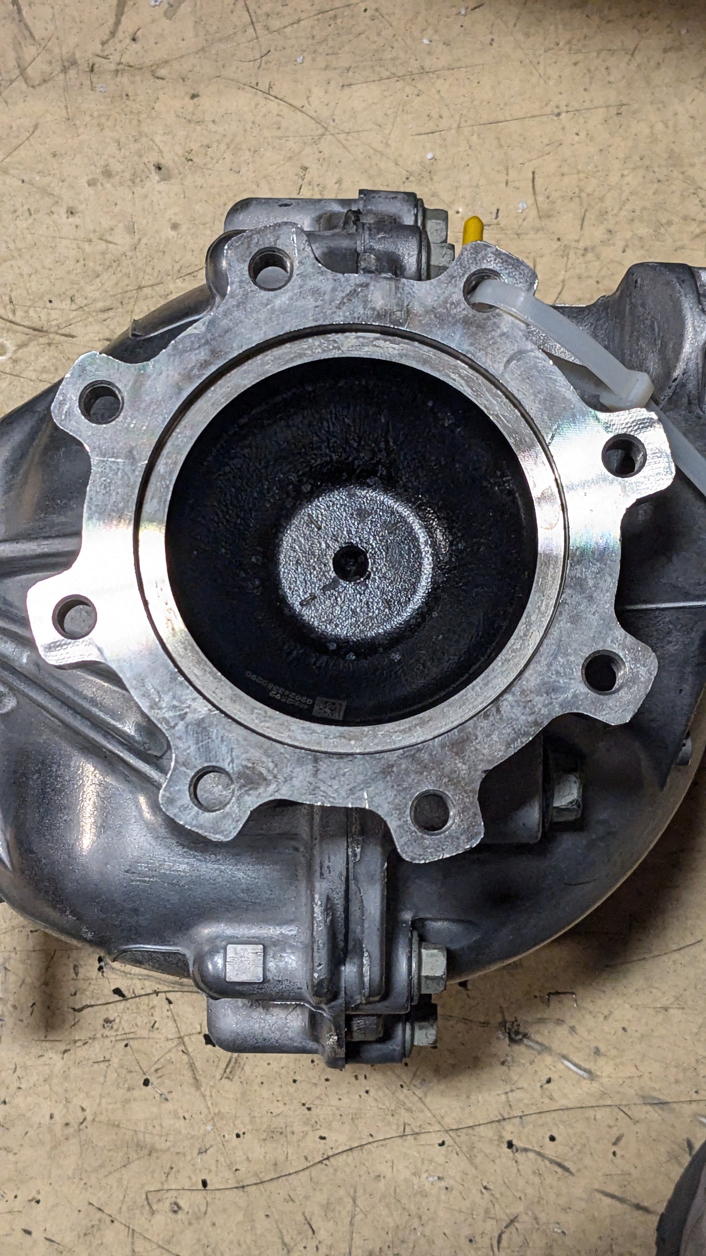 GENUINE GM DIFFERENTIAL 21-24 CADILLAC ESCALADE 22-24 SILVERADO 85707710