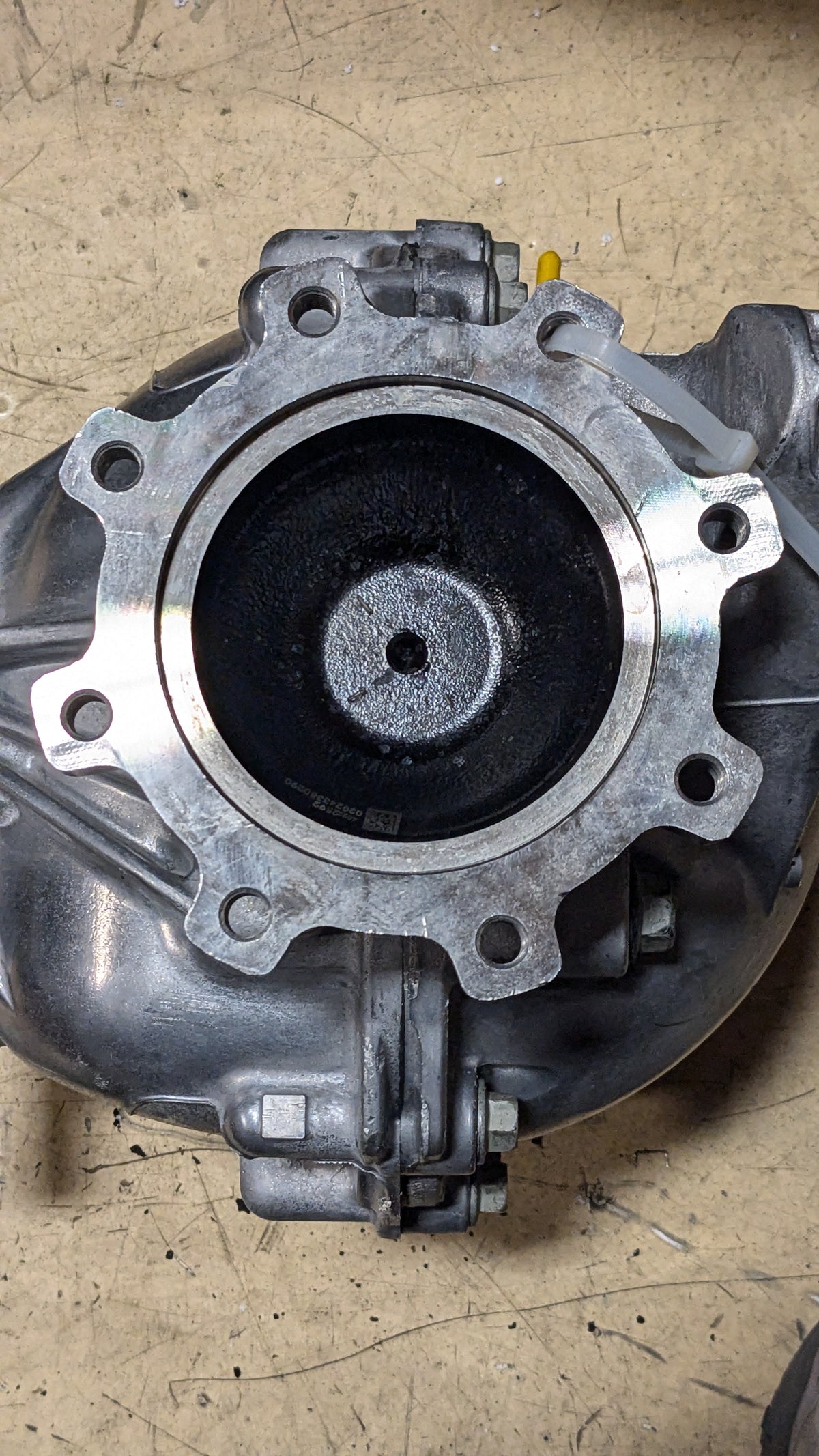 GENUINE GM DIFFERENTIAL 21-24 CADILLAC ESCALADE 22-24 SILVERADO 85707710