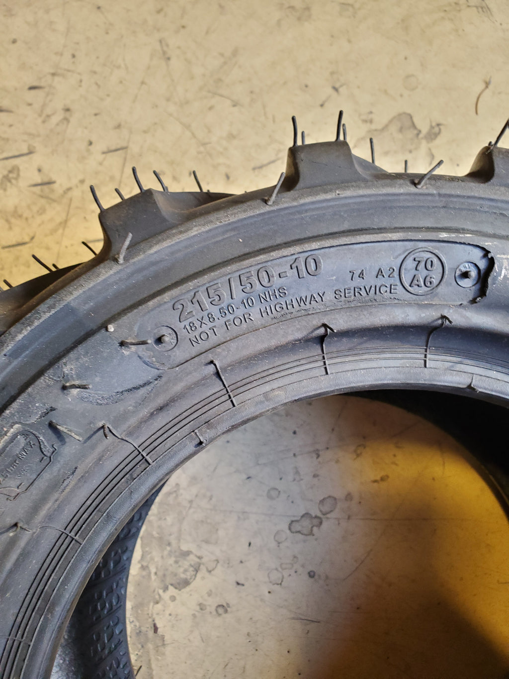 CARLSTAR TRAC CHIEF BSW 18 8.5 10 4PLY INDUSTRIAL TIRE 51S311