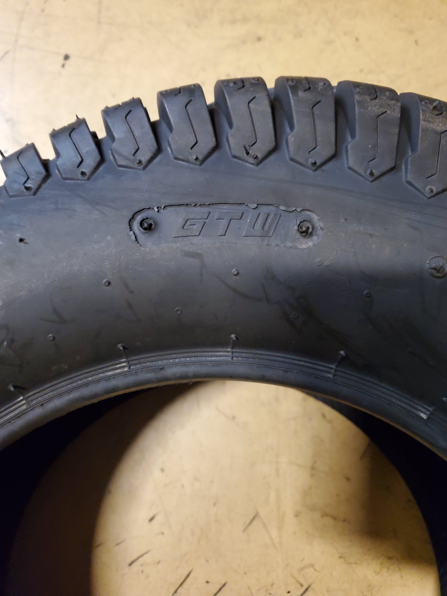 GTW TERRA PRO BSW  23 10.5 12 4PLY GOLF TIRE 20047