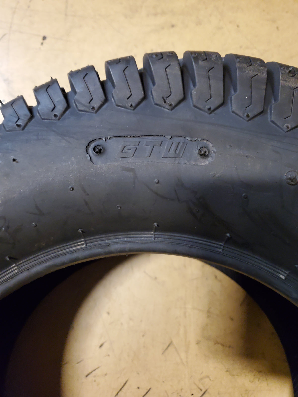 GTW TERRA PRO BSW  23 10.5 12 4PLY GOLF TIRE 20047