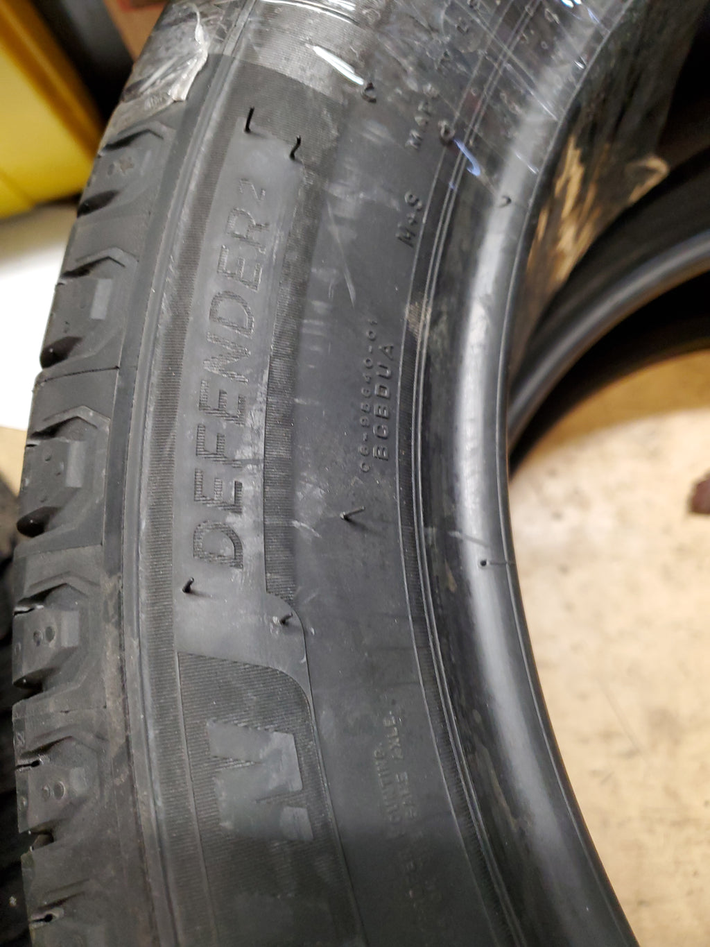 MICHELIN DEFENDER 2 BSW P 235 50 18 101V XL ALL SEASON TIRE 06034