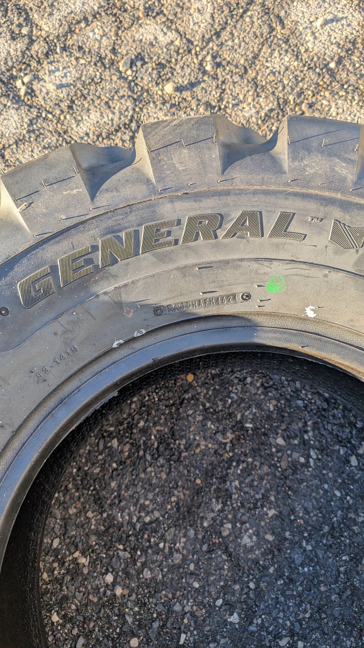 GENERAL BACKHOE XHD 126A8 BSW 12.5 80 18 10PLY INDUSTRIAL TIRE 1270586
