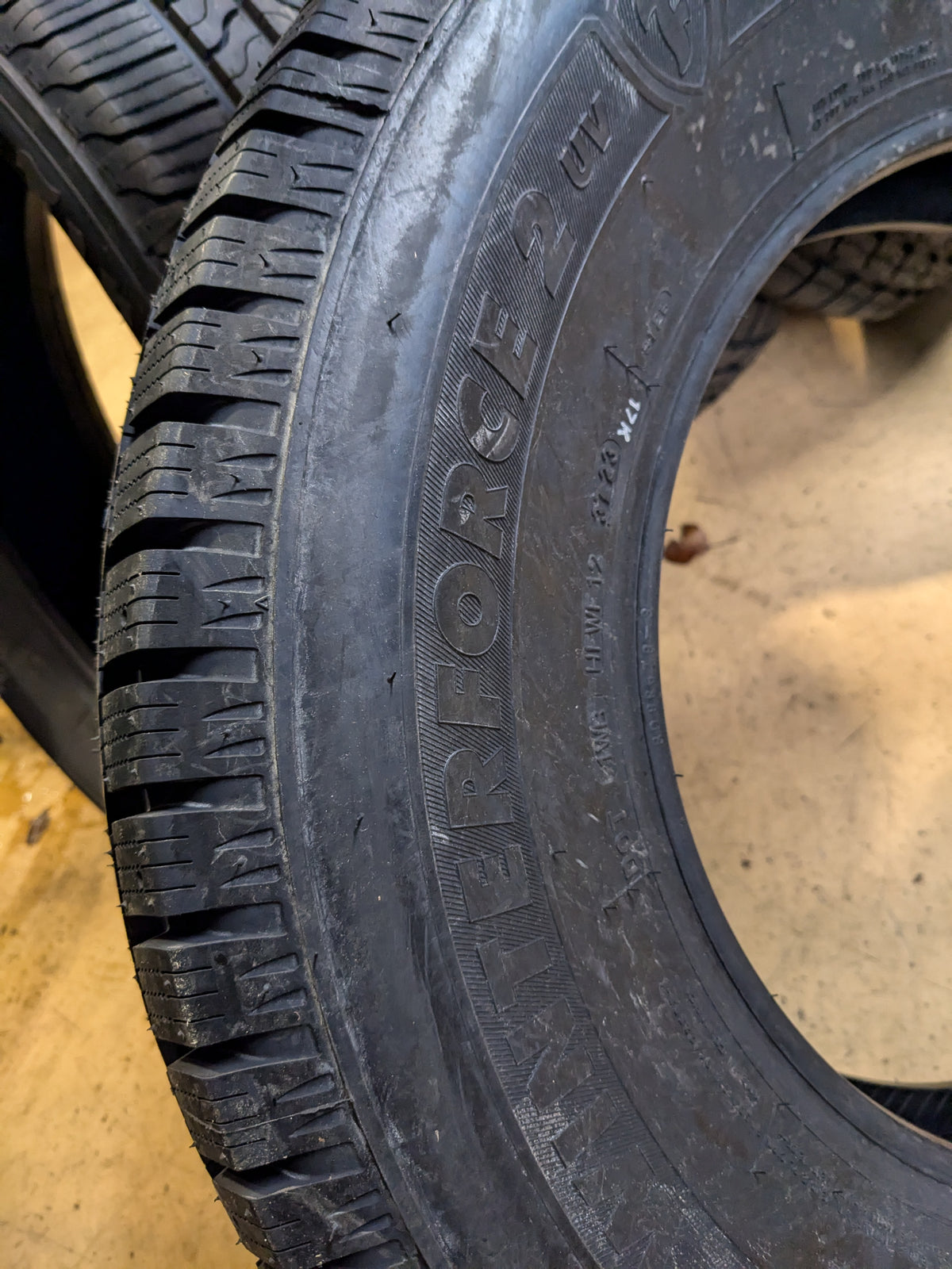 FIRESTONE WINTERFORCE 2 UV P 215 75 15 100S SL SNOW WINTER TIRE 148368