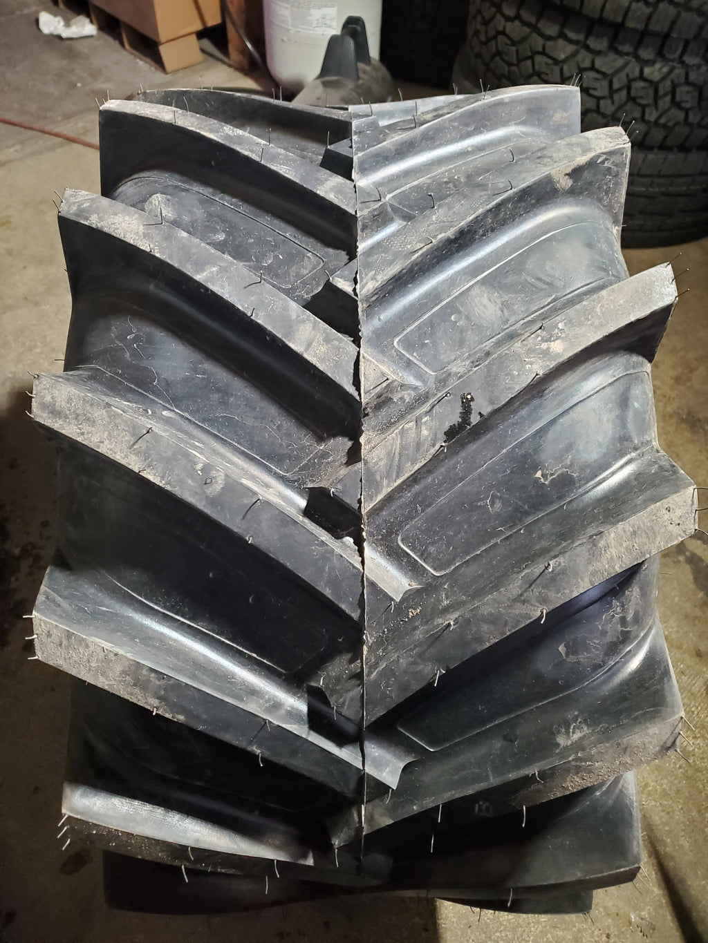 ADVANCE I3D BSW  31 15.5 15 12PLY INDUSTRIAL TIRE 59010G