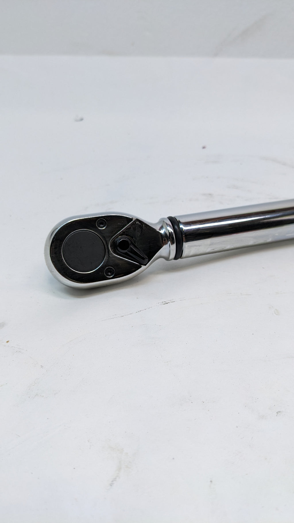 GEARWRENCH 1/2" DRIVE ELECTRONIC TORQUE WRENCH 25-250 FT/LBS 85077