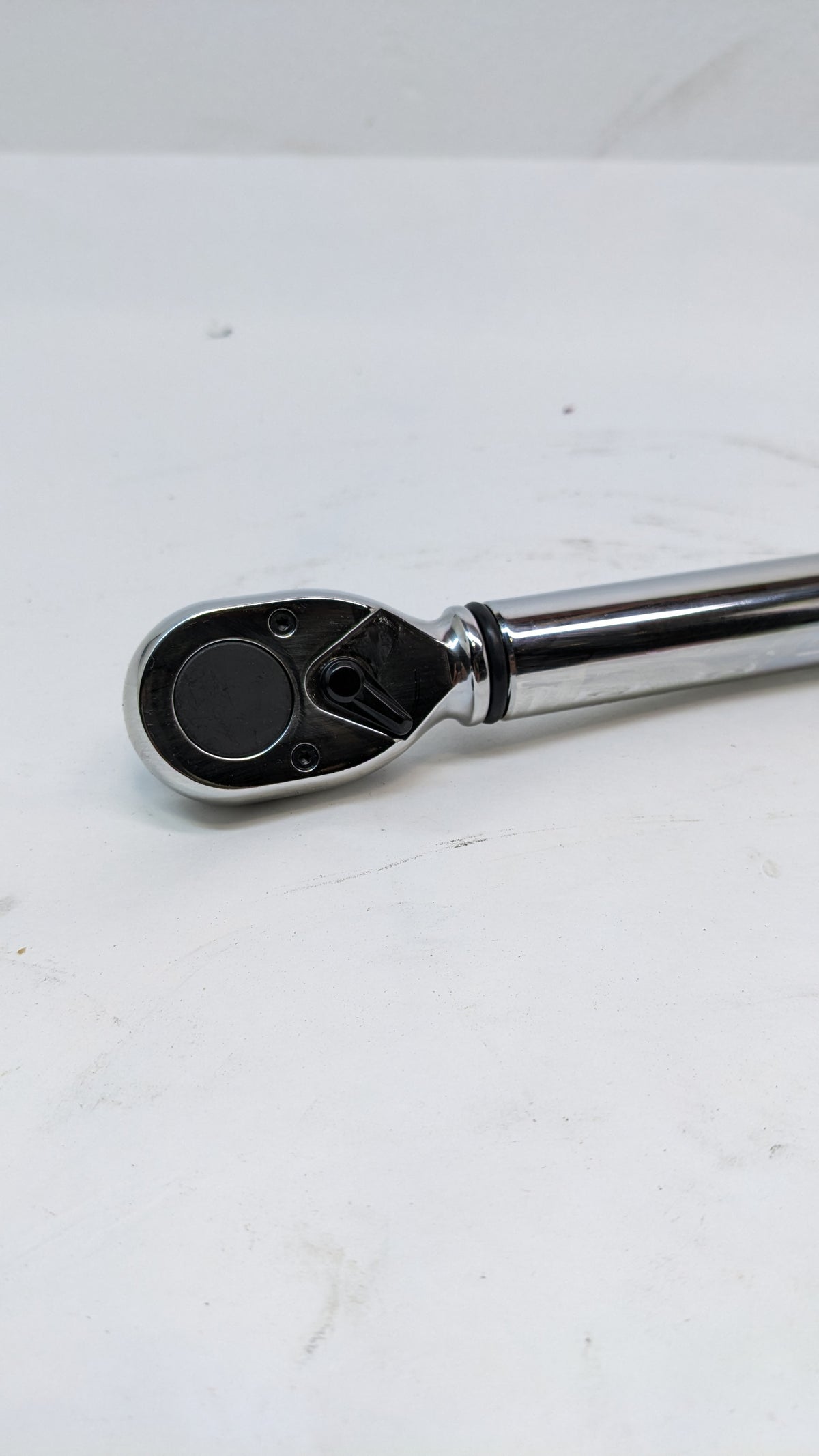 GEARWRENCH 1/2" DRIVE ELECTRONIC TORQUE WRENCH 25-250 FT/LBS 85077