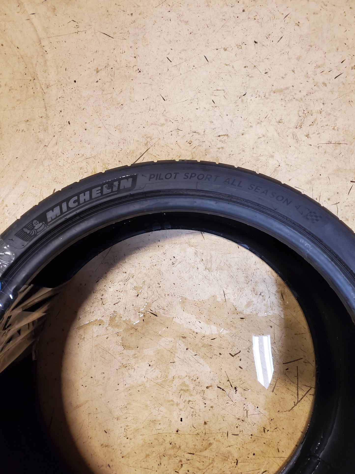 MICHELIN PILOT SPORT ALL SEASON 4 BSW P 235 35 20 92Y XL TIRE 24613