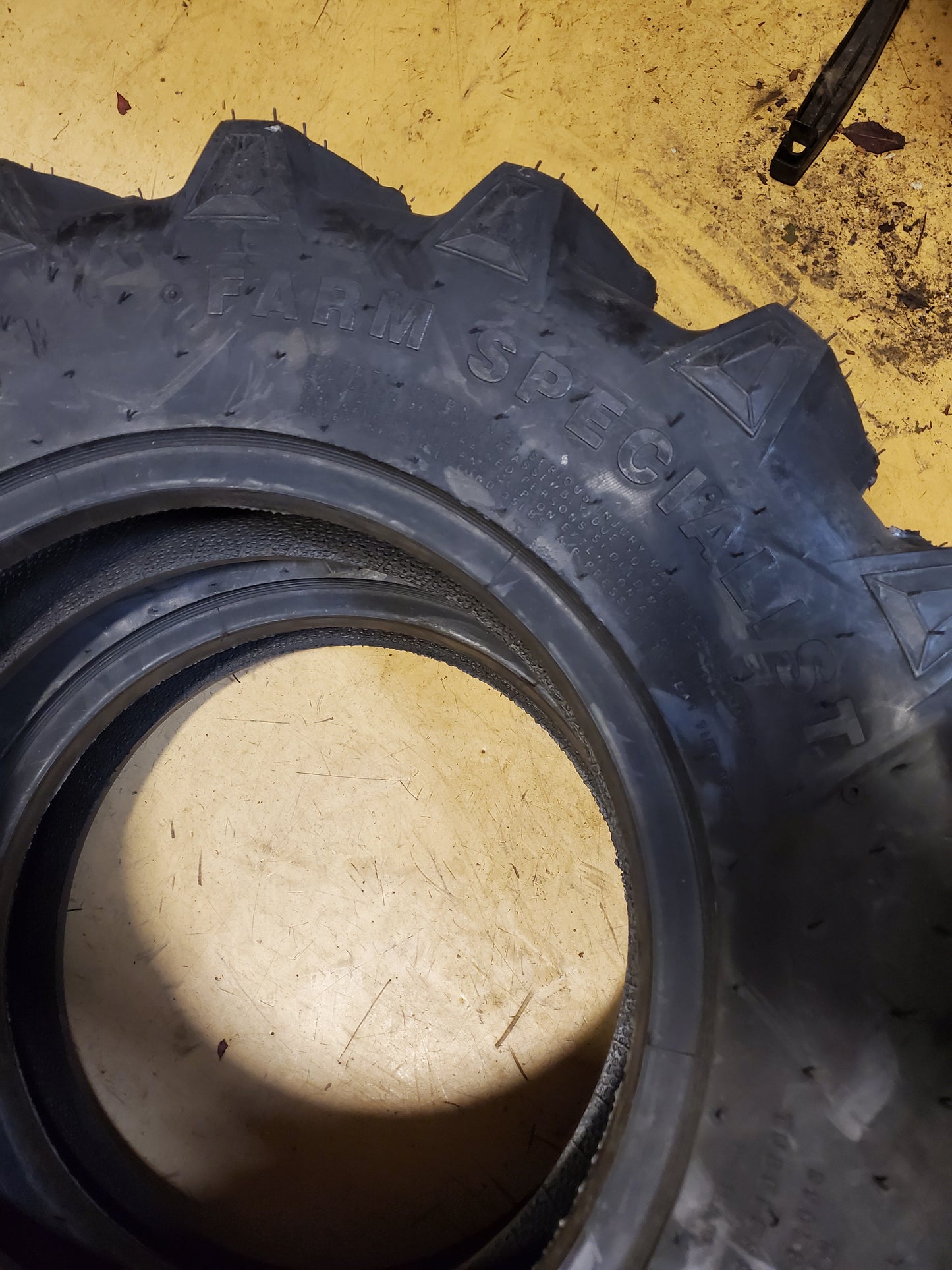 CARLISLE FARM SPECIALIST BSW R-1 7 14 6PLY FARM TIRE 570000