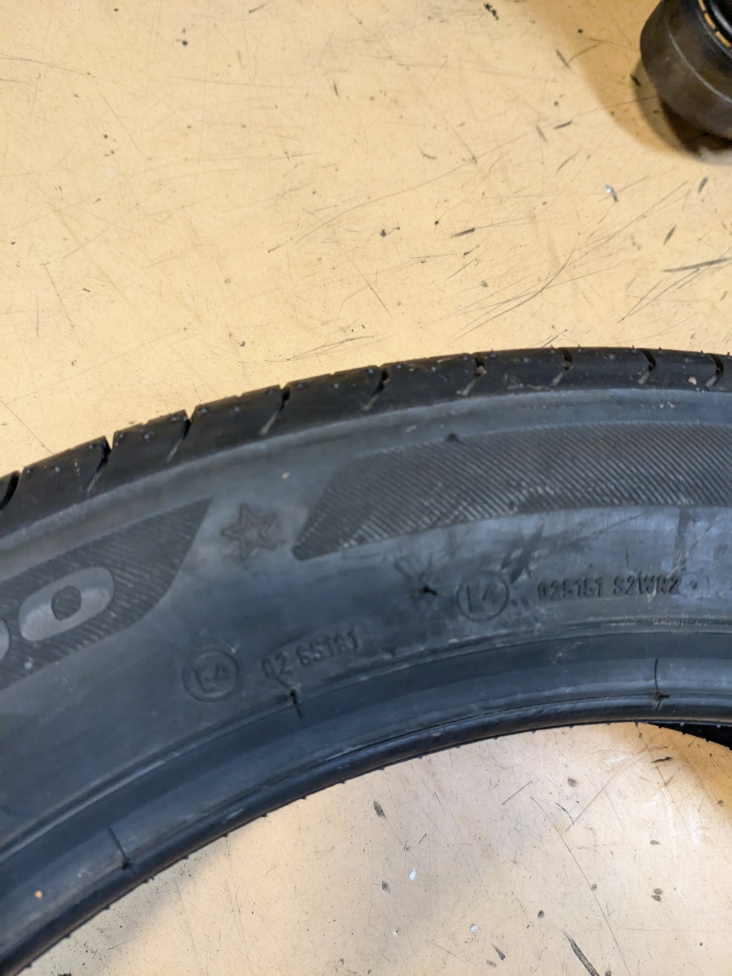 BRIDGESTONE ECOPIA EP600 (*) BMW P 175 60 19 86Q SUMMER TIRE 001476