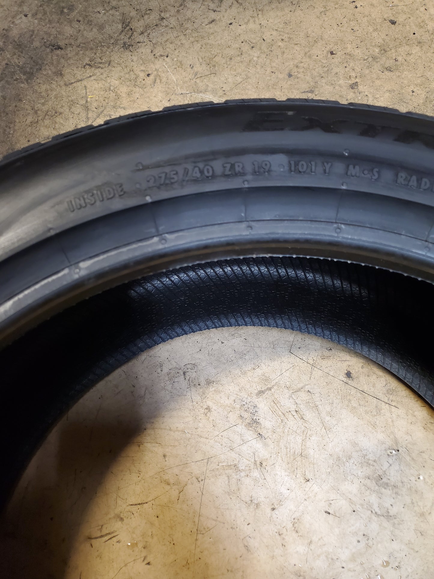 CONTINENTAL EXTREME CONTACT DWS 06 PLUS BSW P 275 40 19 101Y UHP TIRE 15573420000