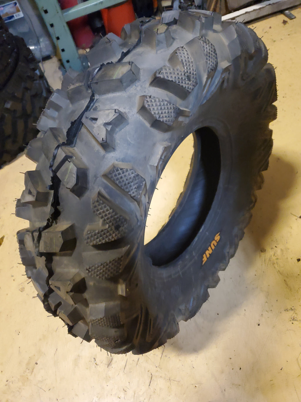 DAMAGED NOS SUNF A033 BSW AT 24 8 11 65J 6PLY ATV/UTV TIRE MSA033240811