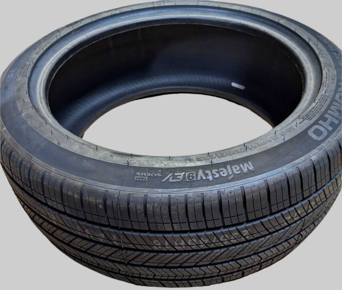 KUMHO MAJESTY SOLUS TA91 EV P 235 45 18 98W XL ALL SEASON TIRE 2346453