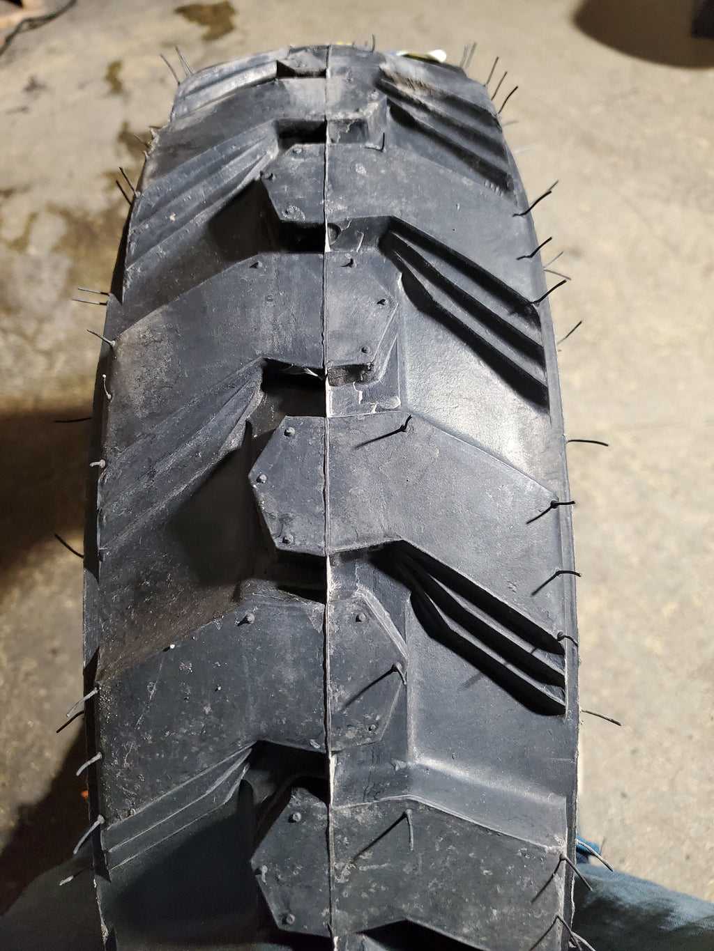 ADVANCE SIDEWINDER MUDDER XHD BSW  5.70 12 8PLY SKID STEER TIRE 16000G