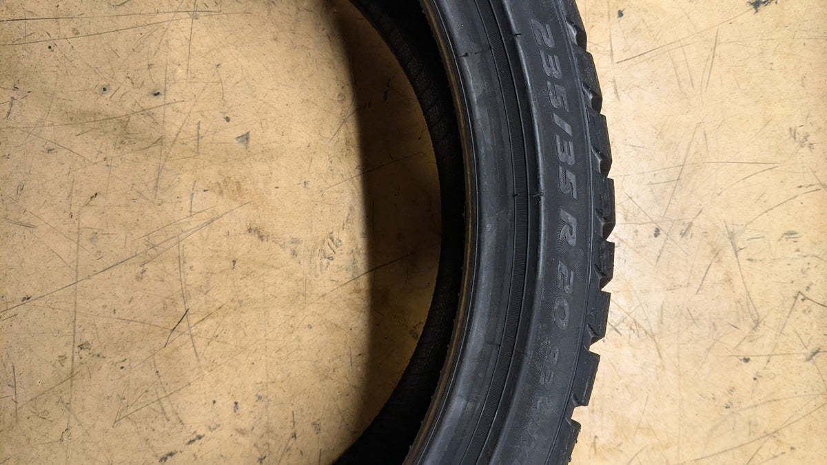 PIRELLI WINTER SOTTOZERO 3 TESLA FOAM BSW P 235 35 20 92W XL 4248500