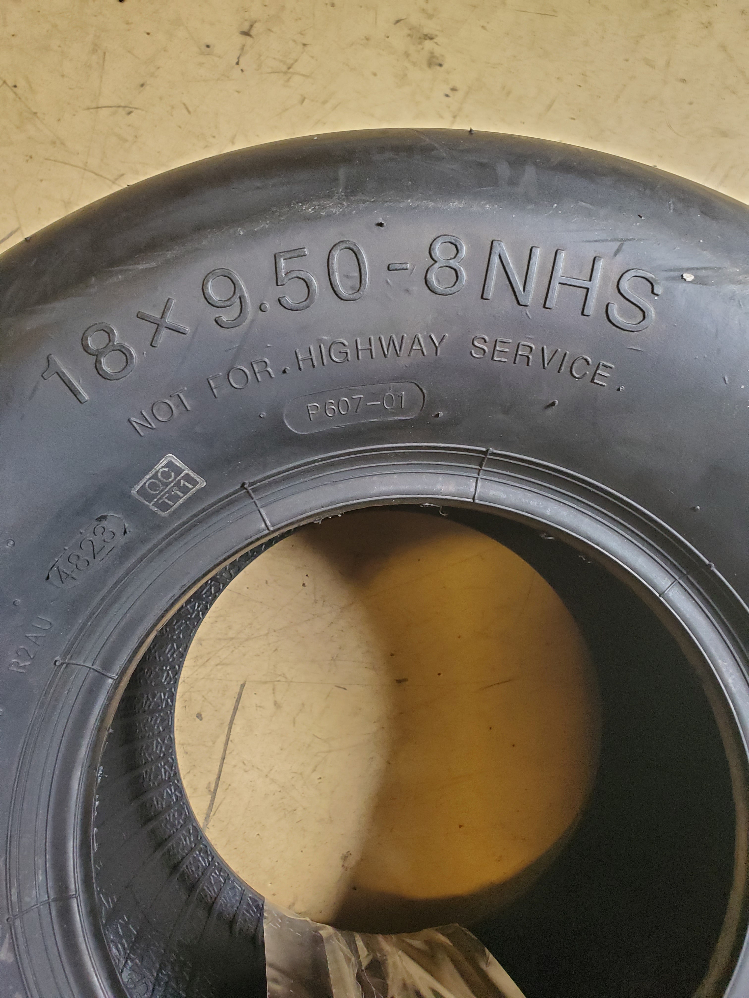 WANDA P607 78A3 BSW 18 9.5 8 4PLY LAWN TIRE P607WD4