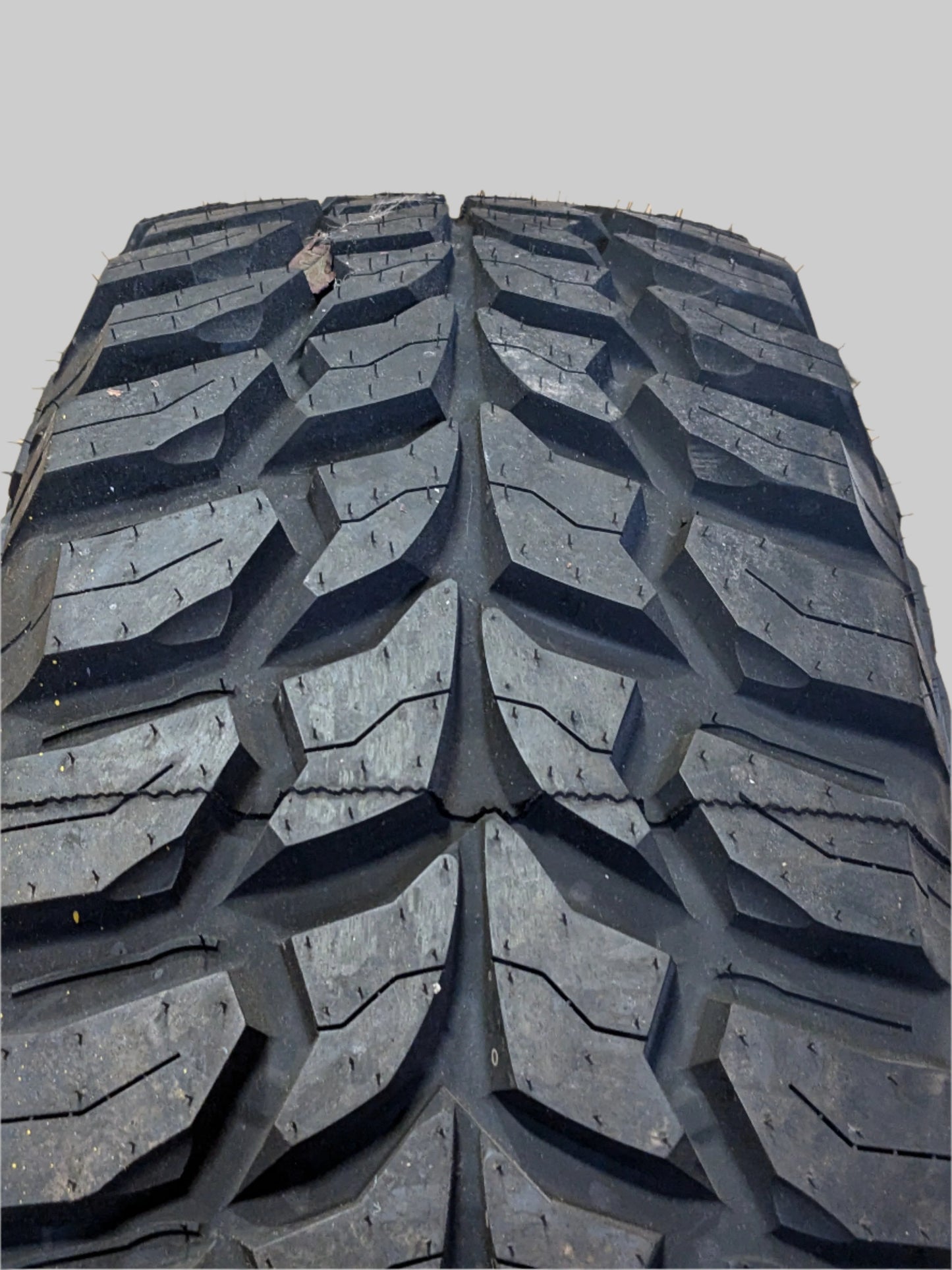 (KSL ONLY) LINGLONG CROSSWIND M/T BSW LT 285 70 17 121/118Q LRE 10PLY MUD TERRAIN TIRE 221007048