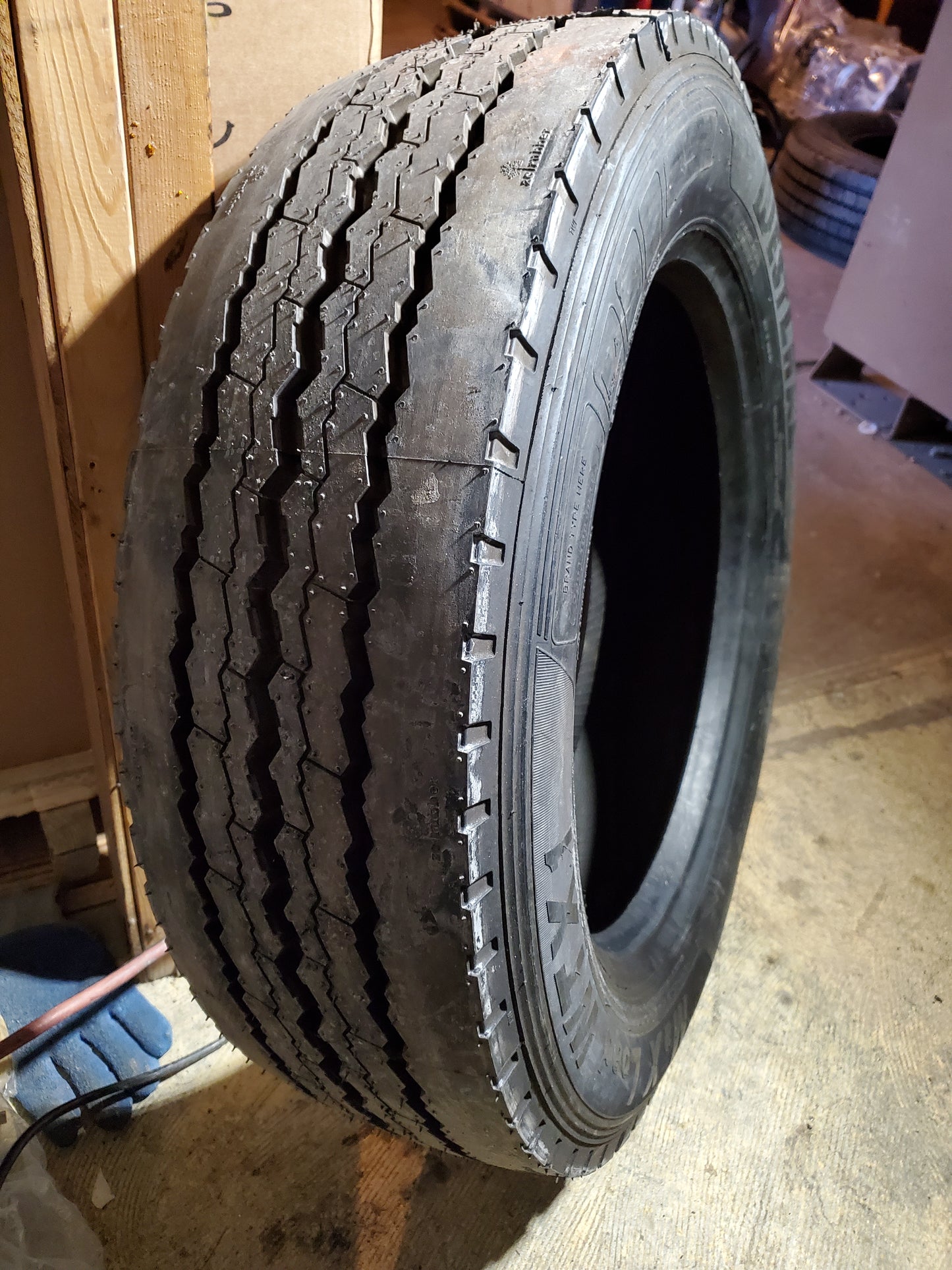 NOS WESTLAKE WTX1 BSW LT 205 65 17.5 129/127K 18PLY STEER TIRE TH13911