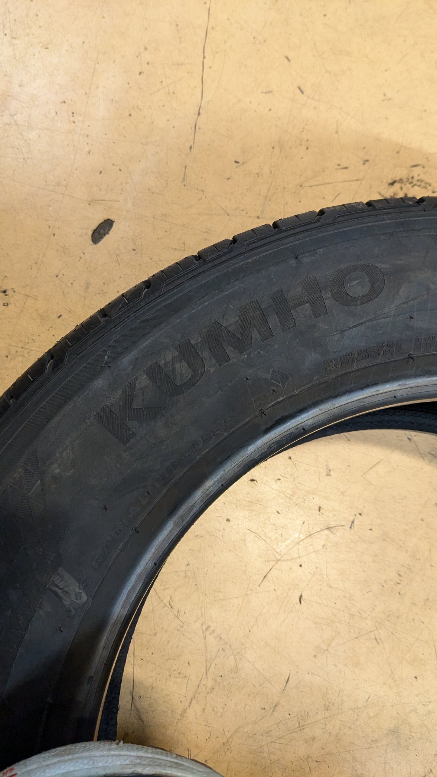 KUMHO CRUGEN HP71 BSW P 255 60 18 108H ALL SEASON TIRE 2264742