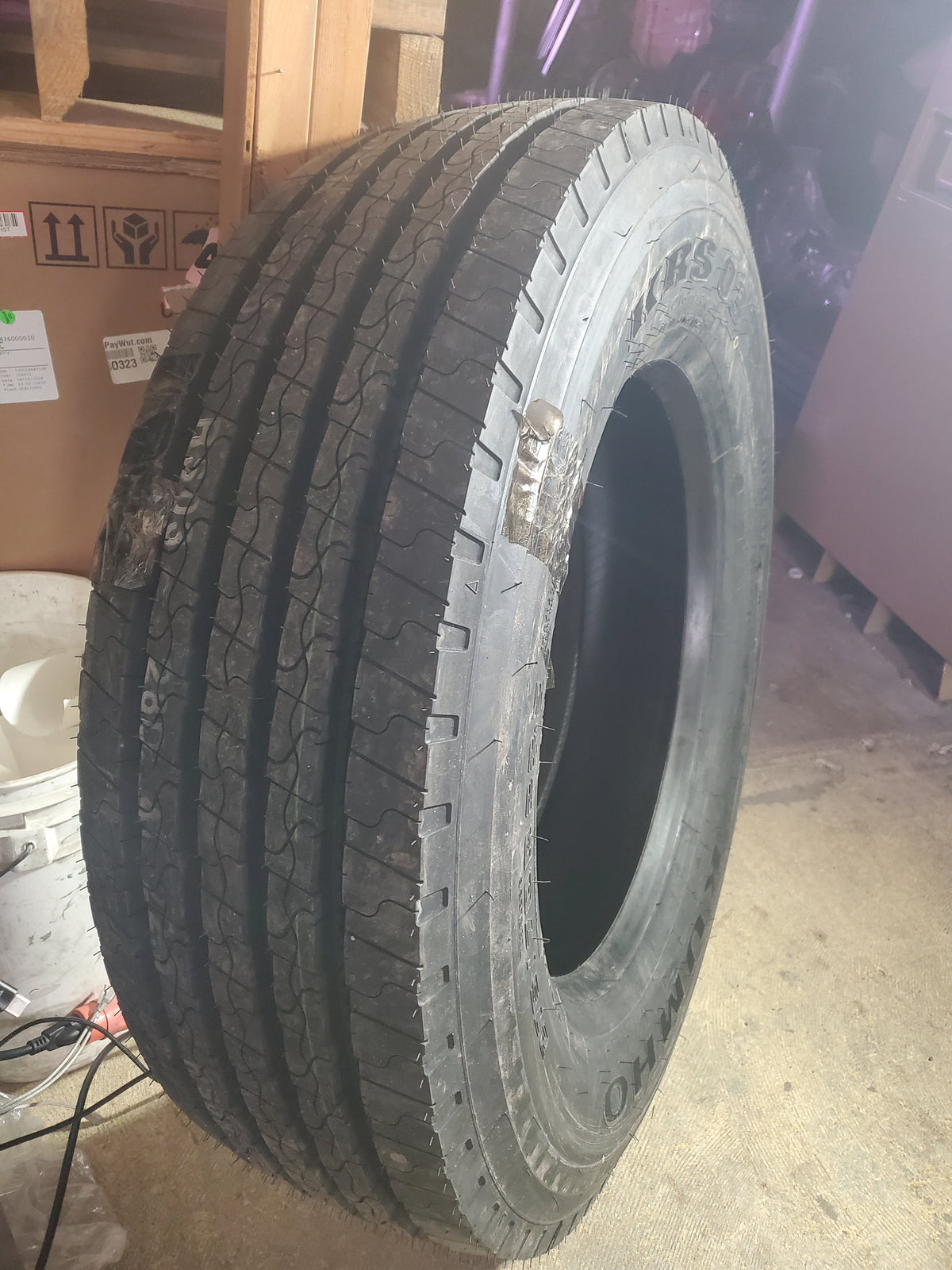 KUMHO KRS03 BSW LT 275 70 22.5 148/145M 16PLY STEER TIRE 1646013