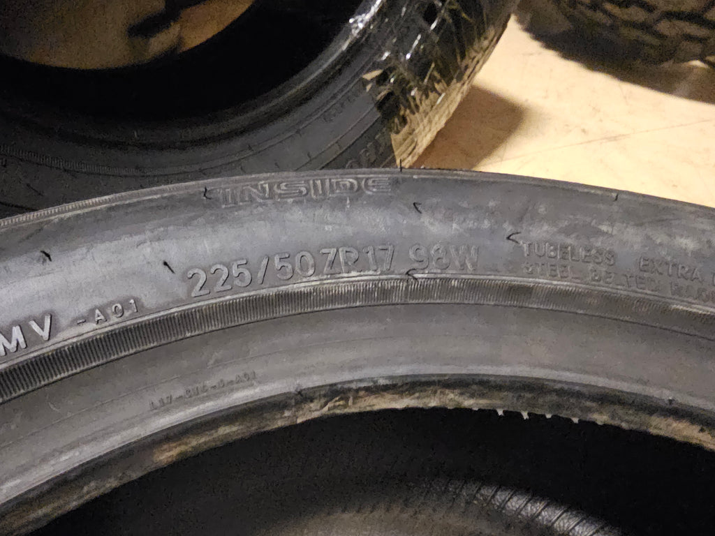 2 NOS NITTO MOTIVO  P 225 50 17 98W XL ALL SEASON  210020