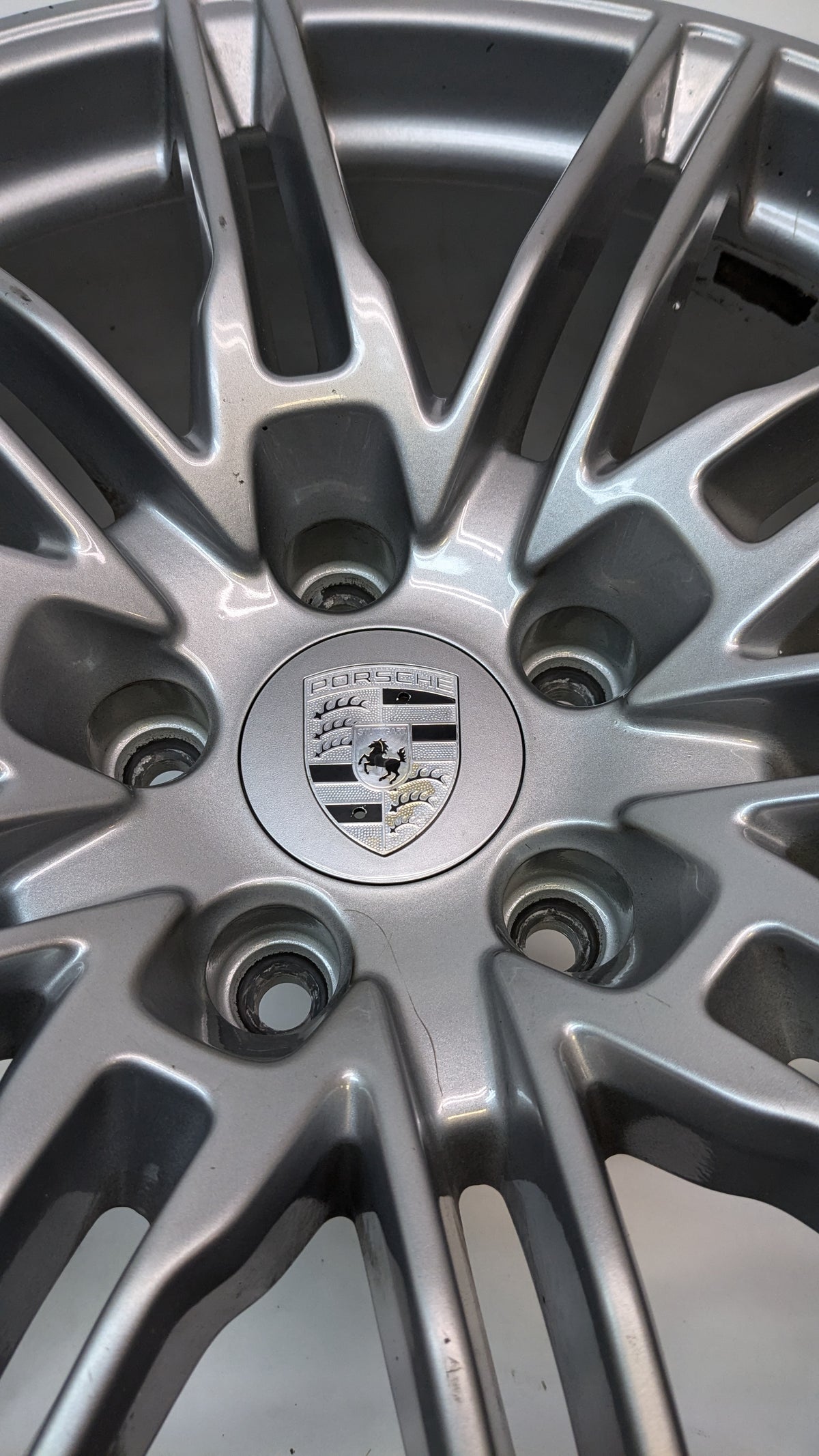 4 USED GENUINE PORSCHE CAYENNE 21X10 ET 60 5LUG SILVER WHEELS 7P5.601.025.H