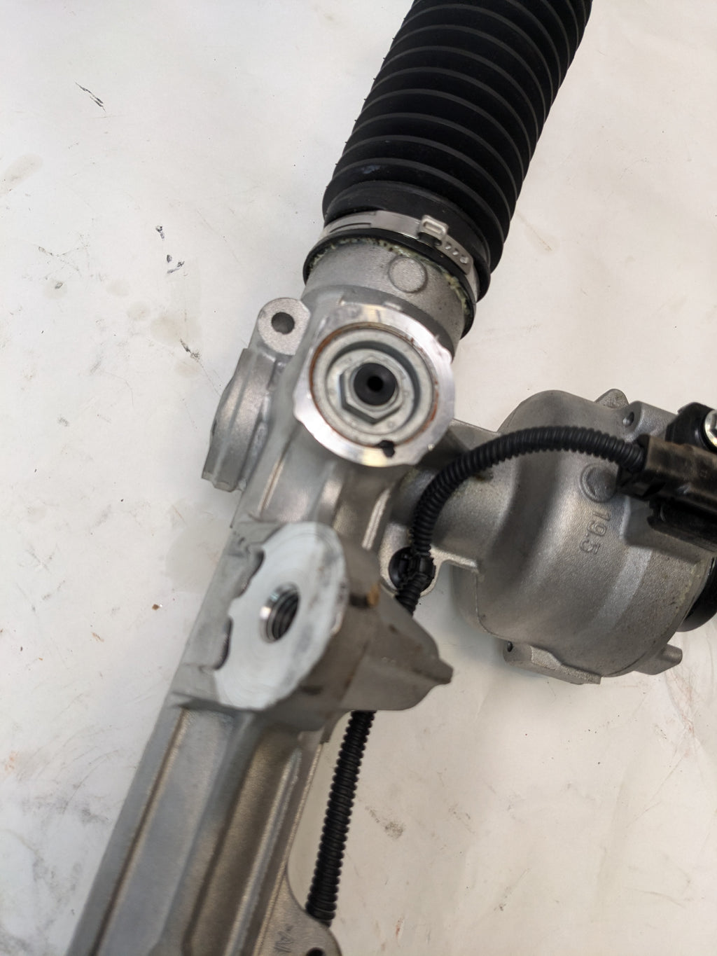 GENUINE FOMOCO RACK AND PINION ASSEMBLY FORD EXPLORER A0033092