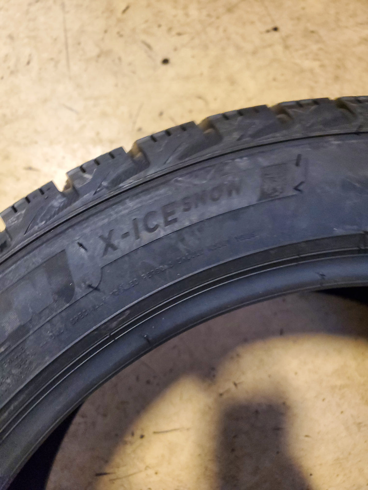 MICHELIN X-ICE SNOW BSW P 235 45 17 97H XL WINTER TIRE 69944