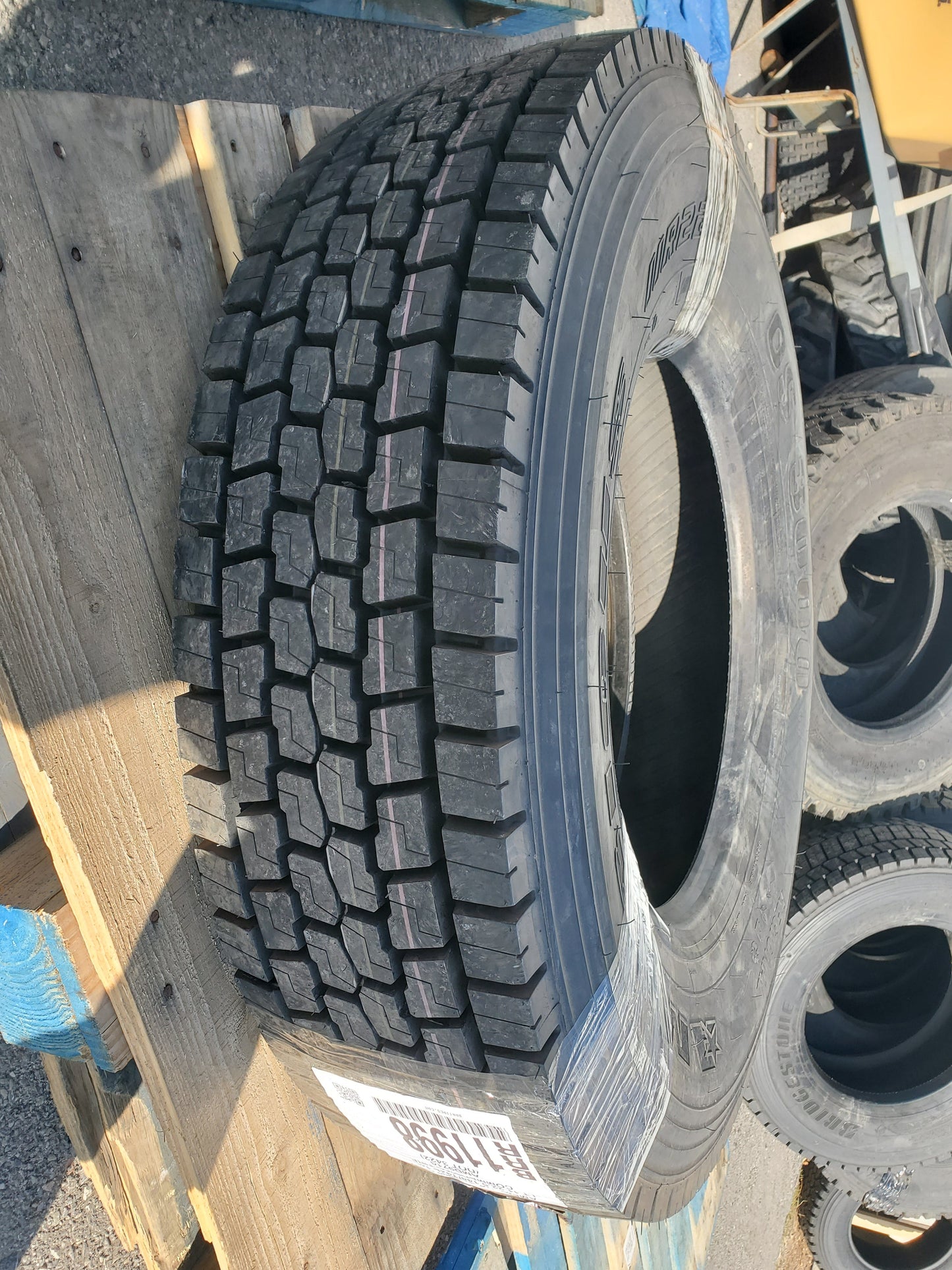 AMERICUS OS3000 BSW LT 11 22.5 144/142L 14PLY DRIVE TIRE AMD9710