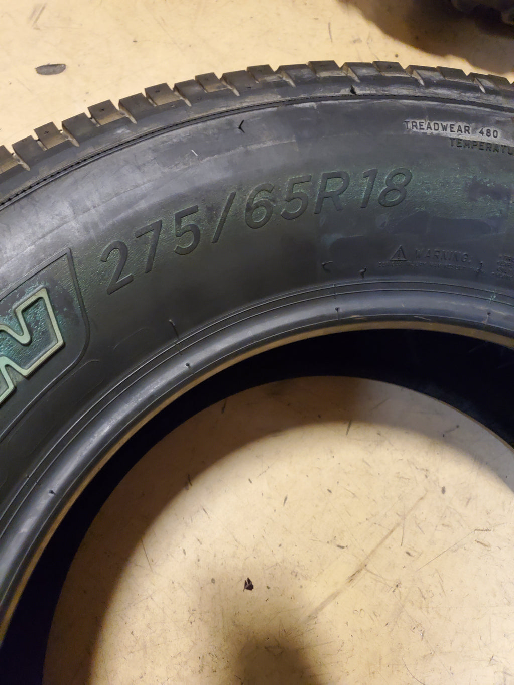 NOS MICHELIN PRIMACY XC OWL P 275 65 18 116T ALL SEASON TIRE 99889