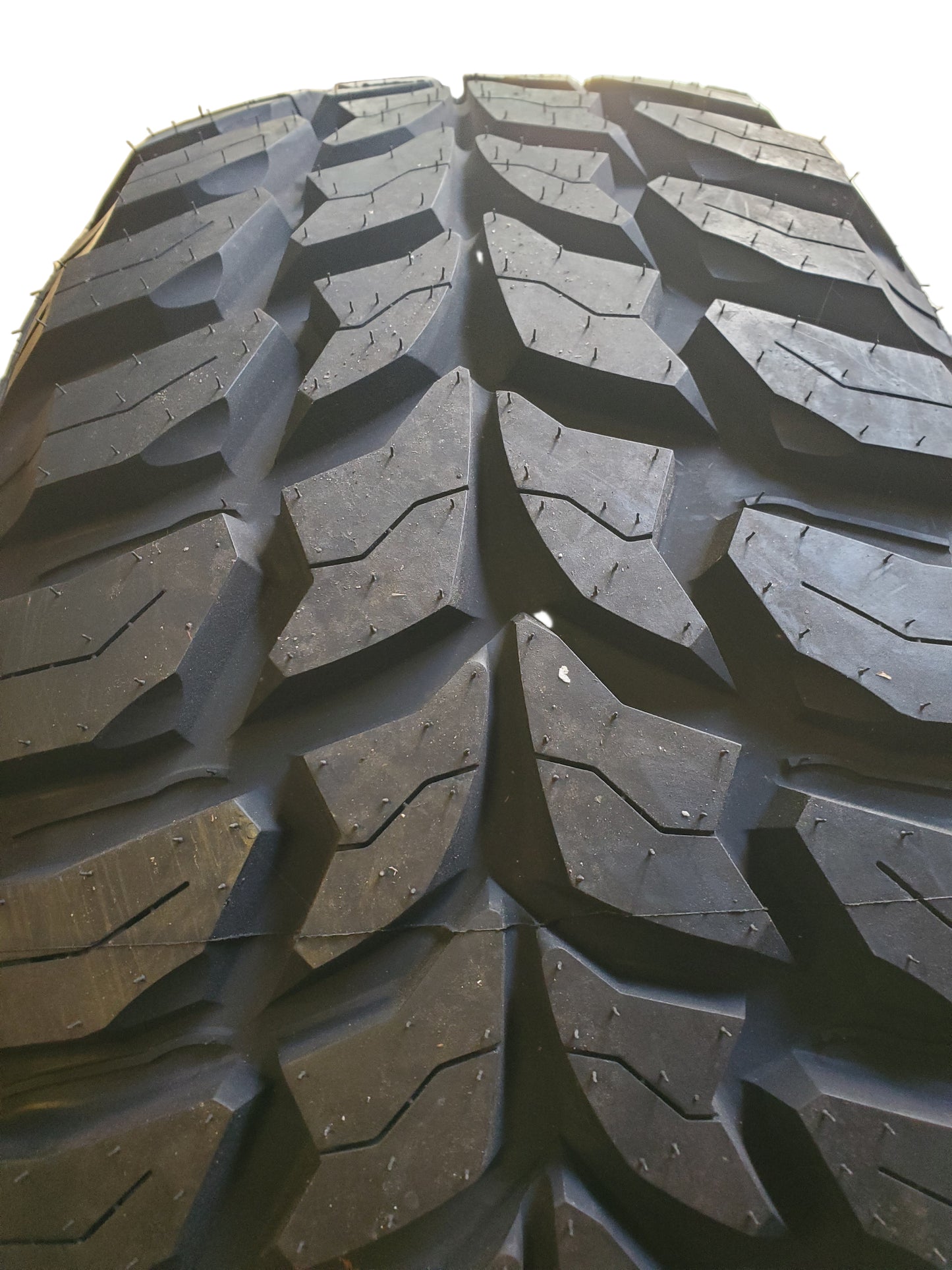 LINGLONG CROSSWIND M/T BSW LT 285 55 20 122/119Q 10PLY MUD TIRE 221007515