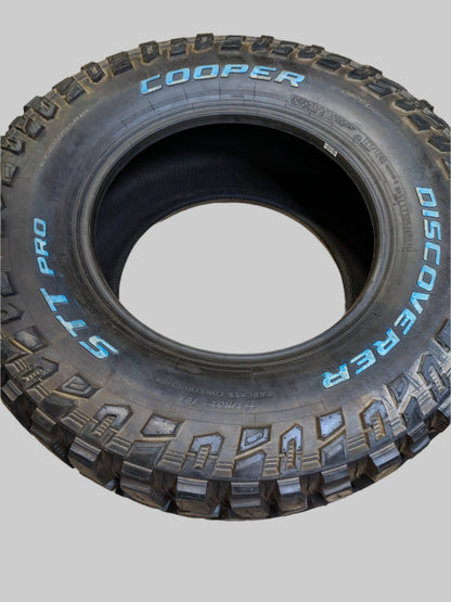 NOS COOPER DISCOVERER STT PRO RWL LT 325 65 18 127/124Q LRE 10 PLY MUD TERRAIN TIRE 170124034