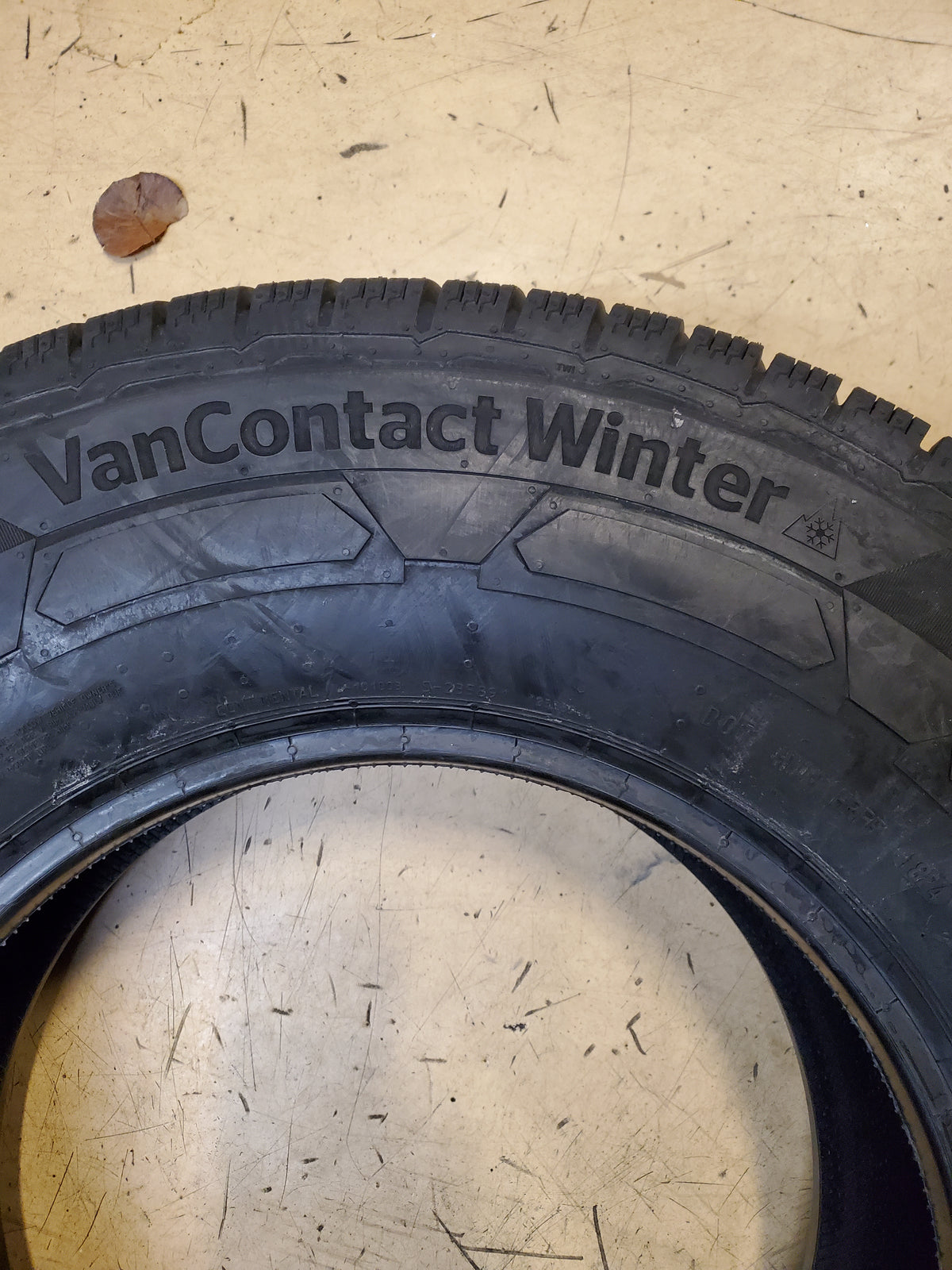CONTINENTAL VANCONTACTWINTER BSW LT 245 75 16 120/116Q 10PLY TIRE ‎04531650000