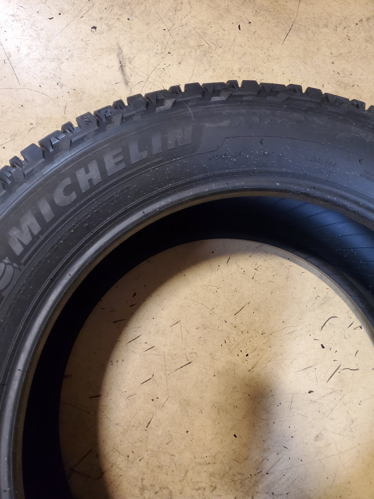 MICHELIN DEFENDER LTX PLATINUM LT 265 60 20 121/118S 10PLY ALL SEASON TIRE 34778